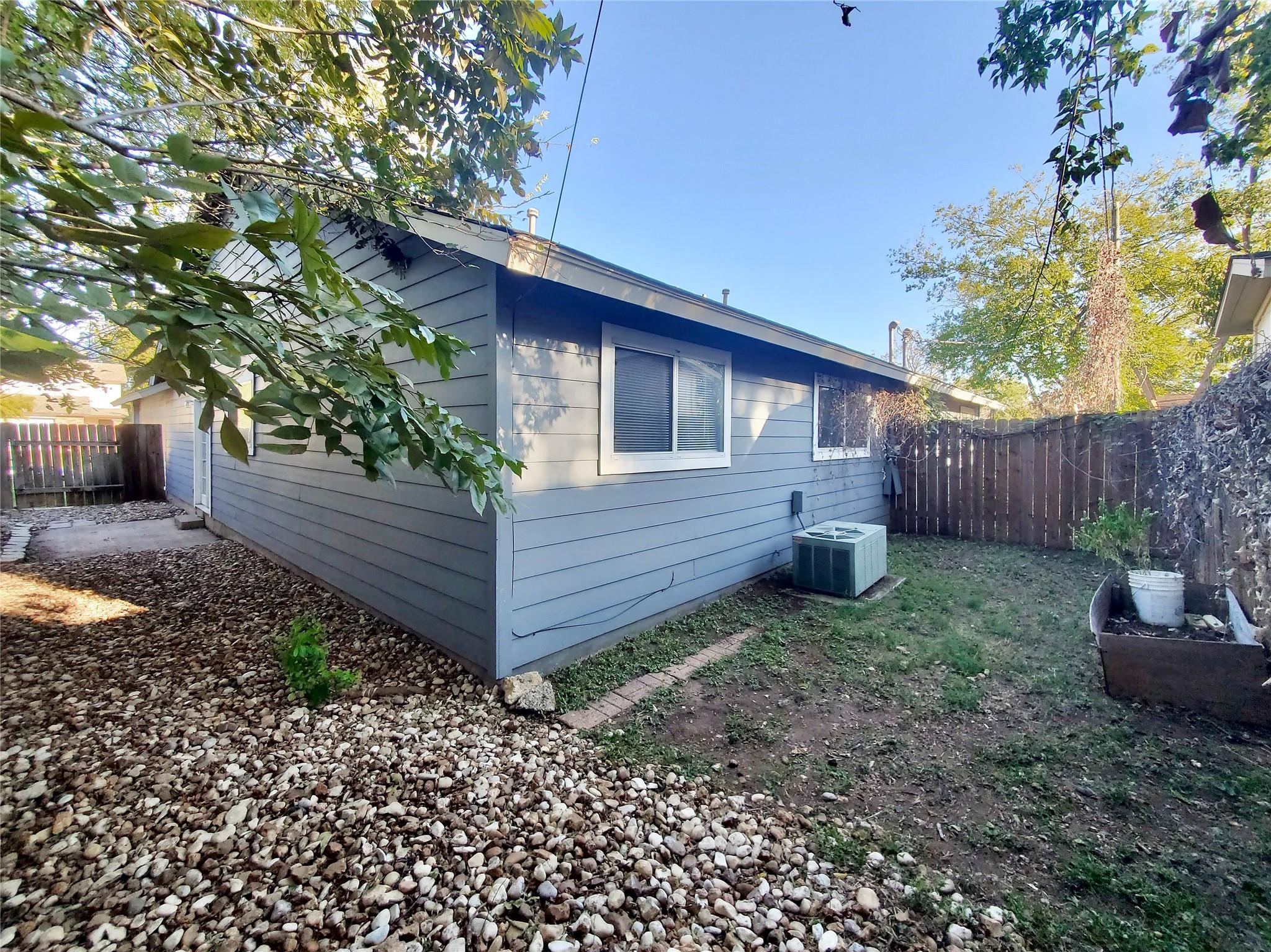 1813 Nicole Cir #b Property Photo 11