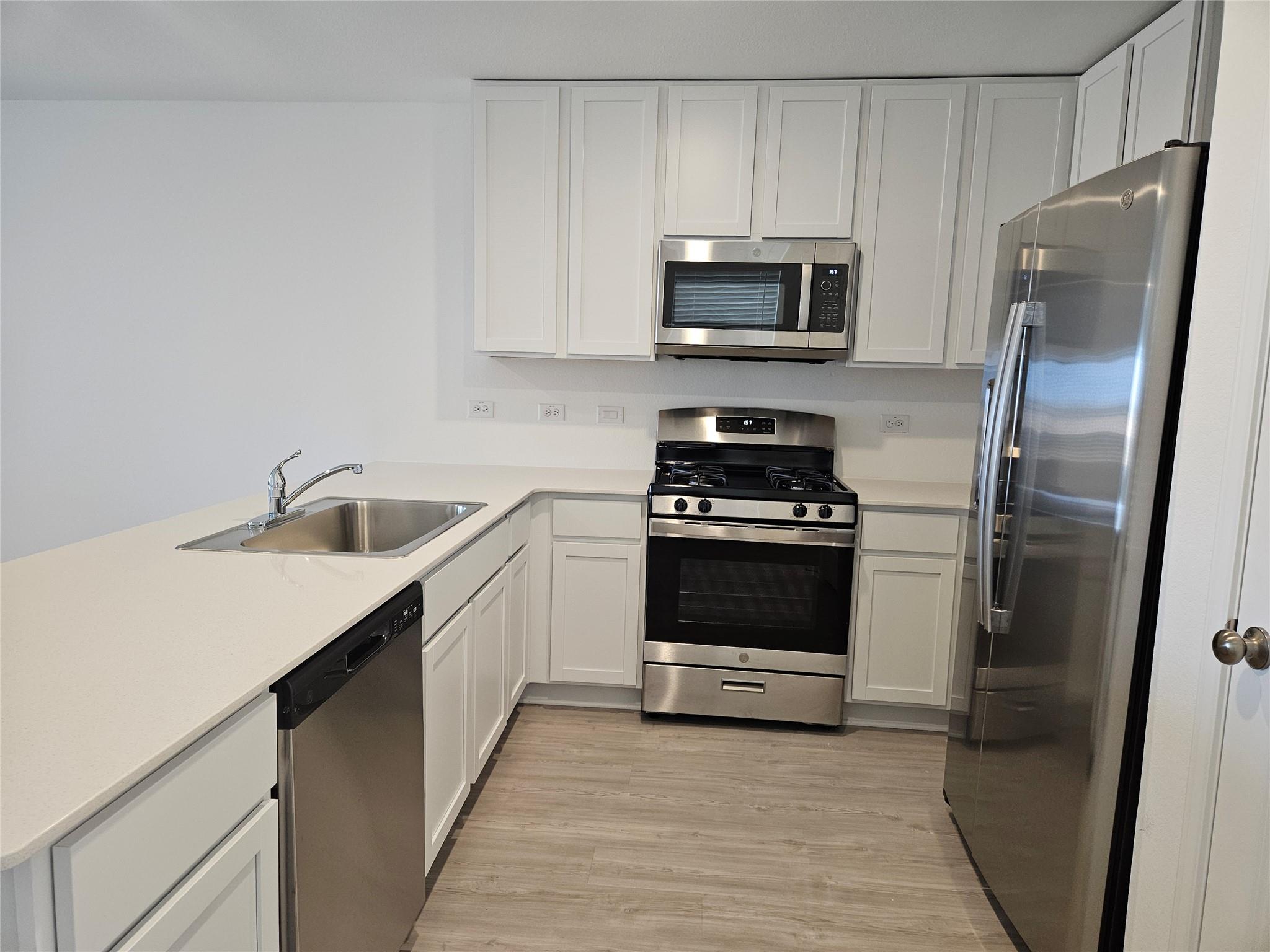 23604 Tiny Moons Way Property Photo 4