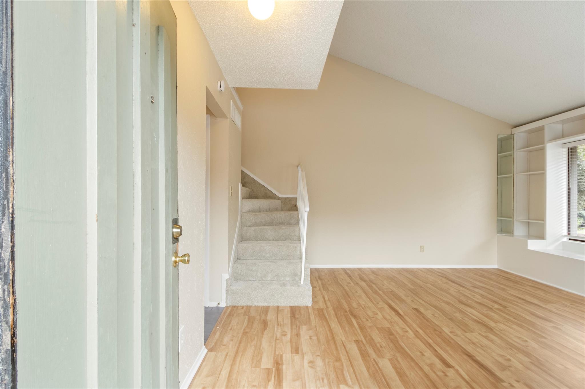 915 Silver Quail Ln Property Photo 5