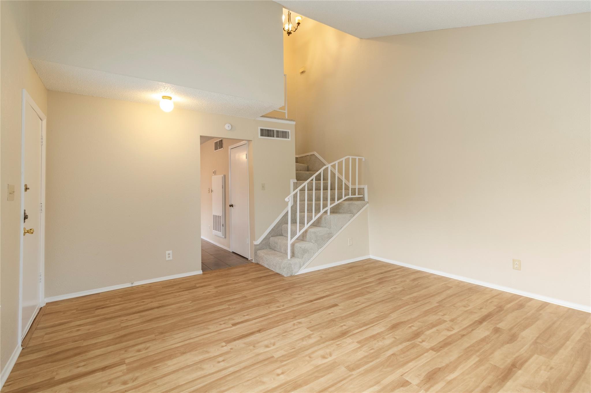915 Silver Quail Ln Property Photo 6