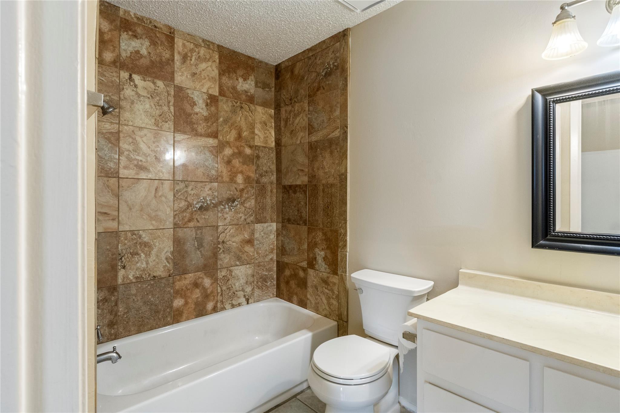 915 Silver Quail Ln Property Photo 23