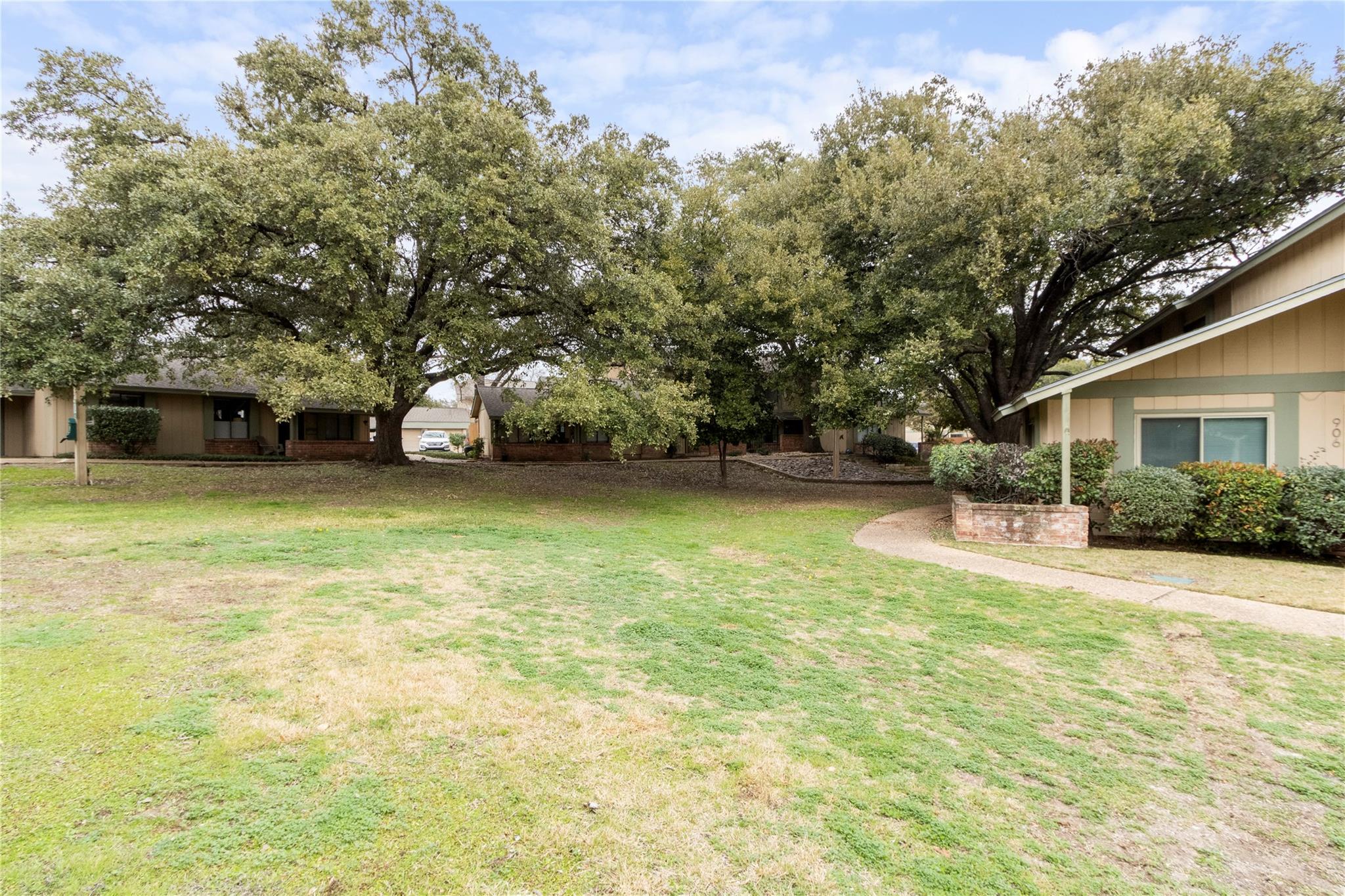 915 Silver Quail Ln Property Photo 36