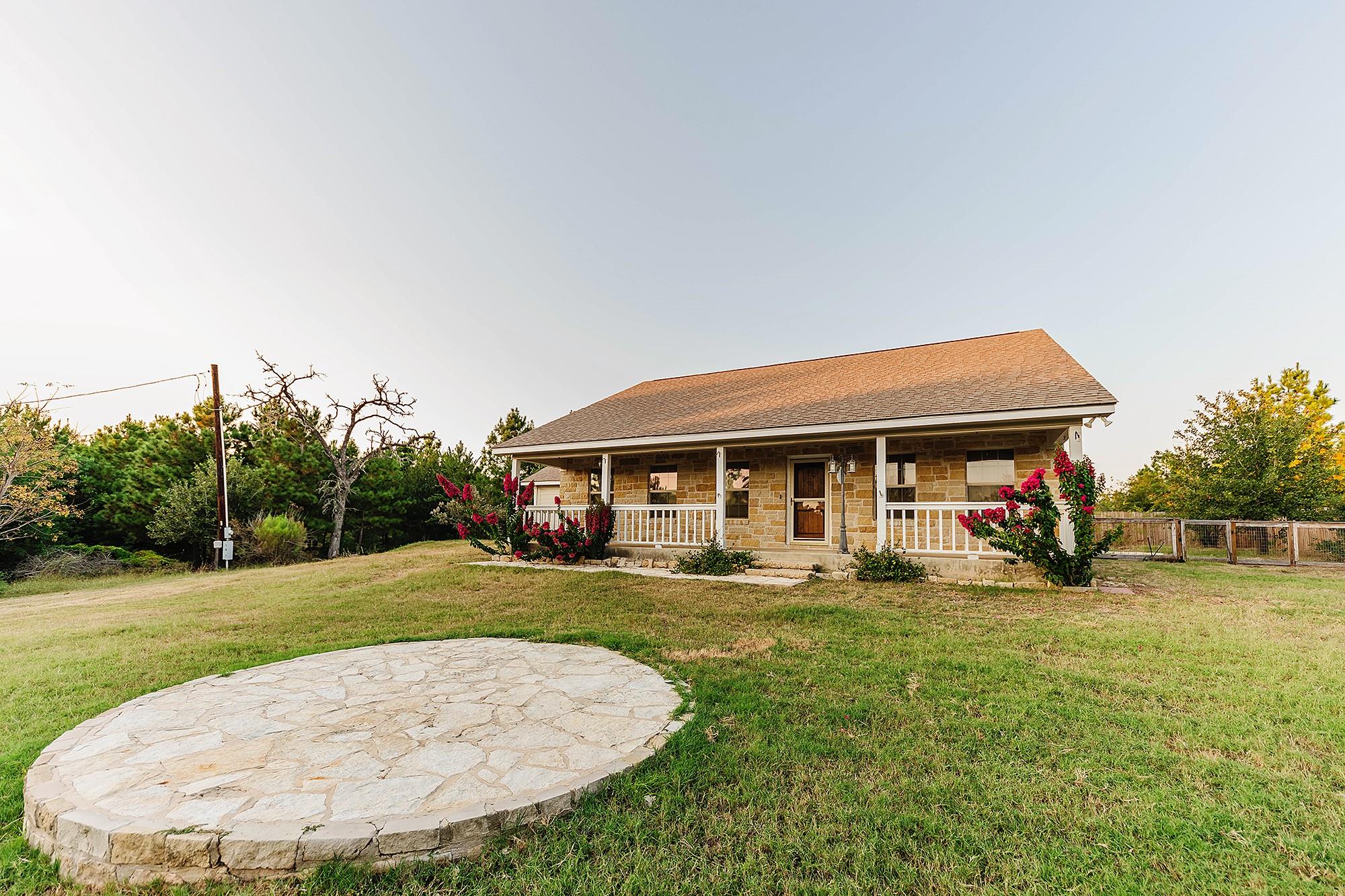 139 Village Forest Dr Property Photo 4