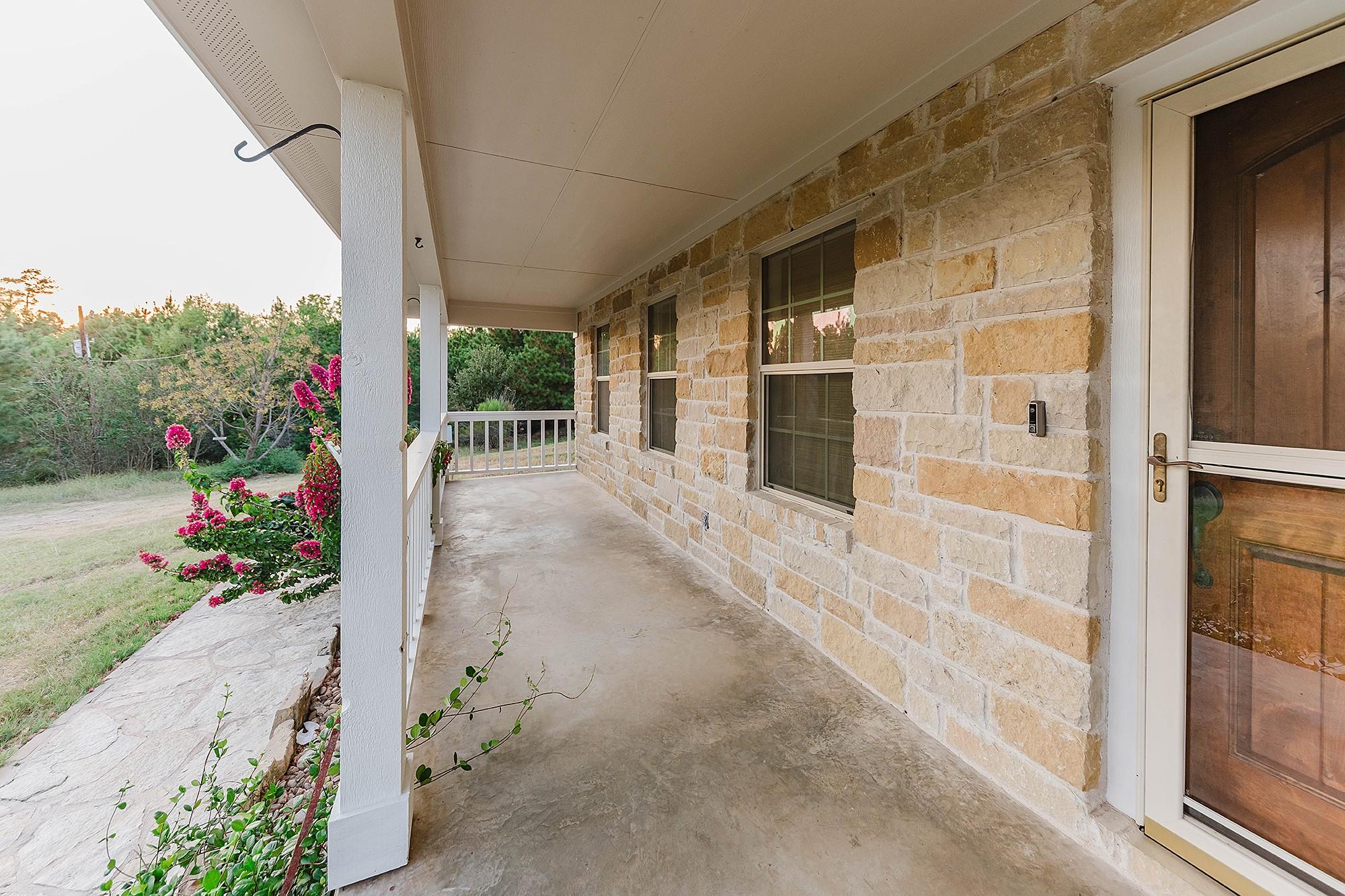 139 Village Forest Dr Property Photo 5