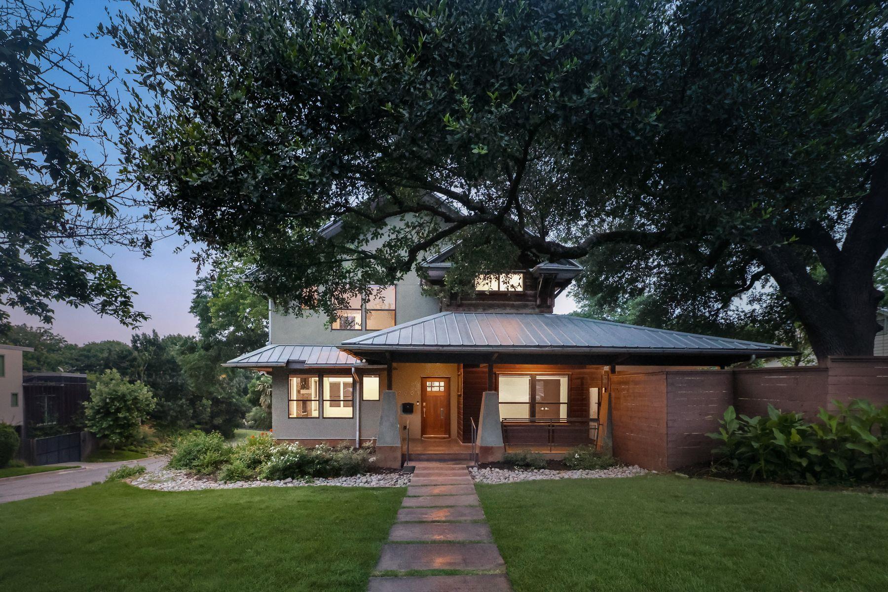 2001 Travis Heights Blvd Property Photo 6