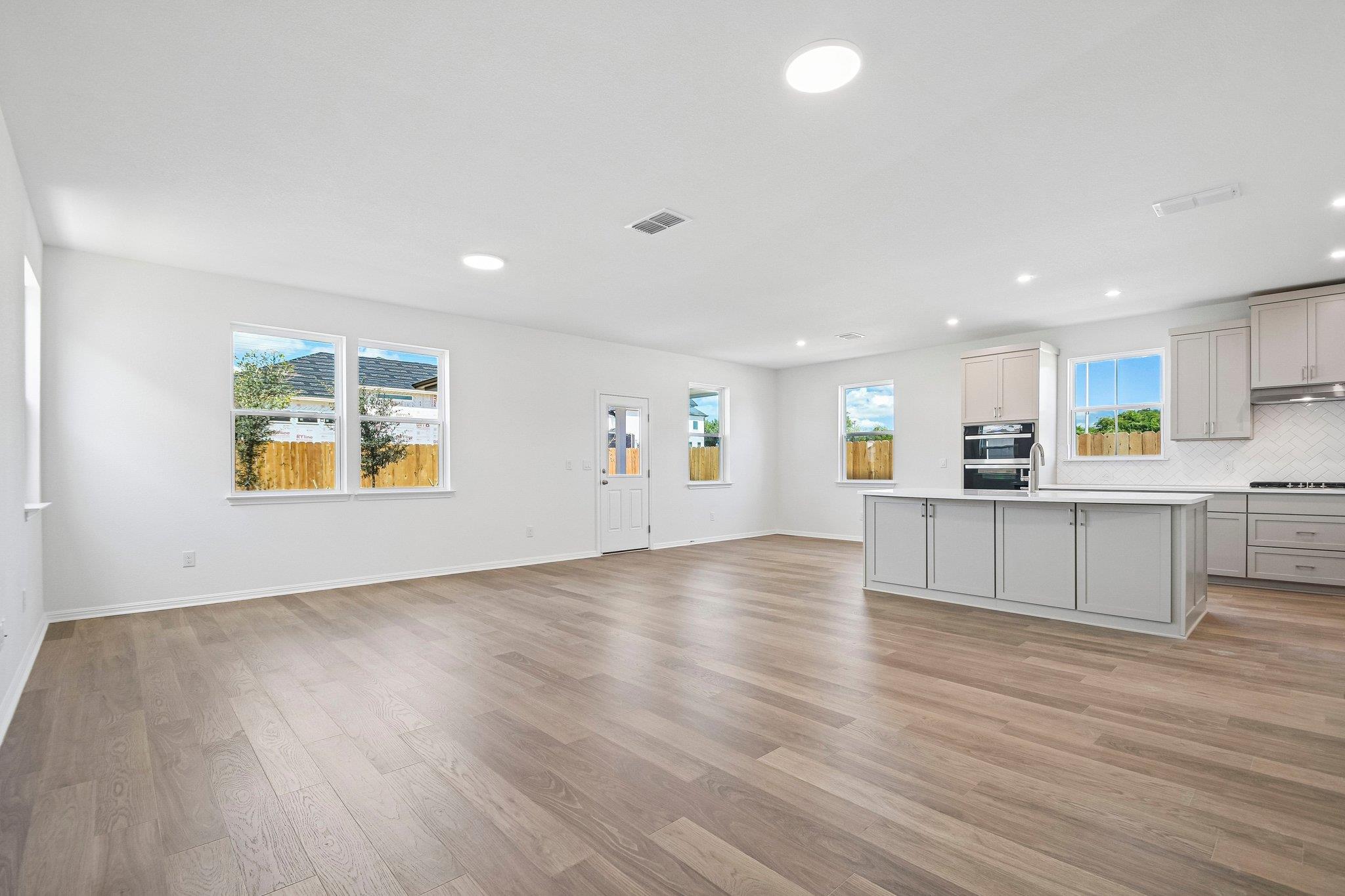 1506 Corsac Way Property Photo 8