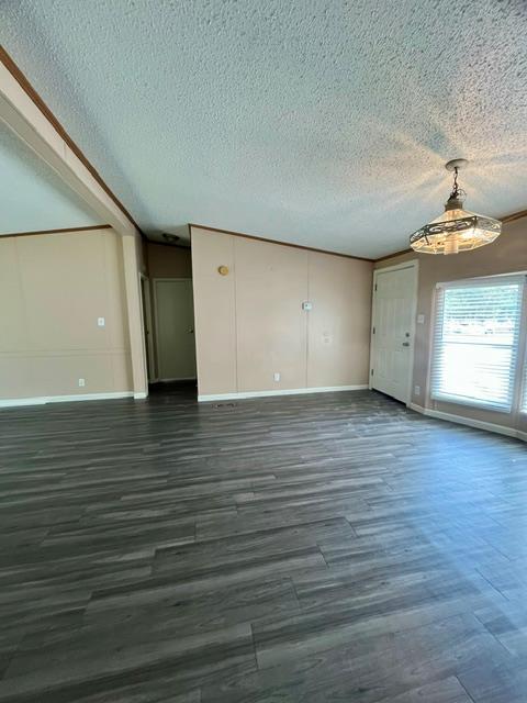 150 Oak Forest Dr Property Photo 2