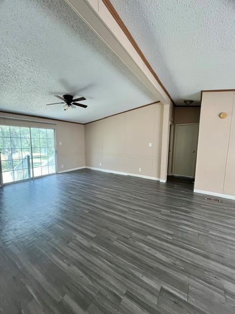 150 Oak Forest Dr Property Photo 3