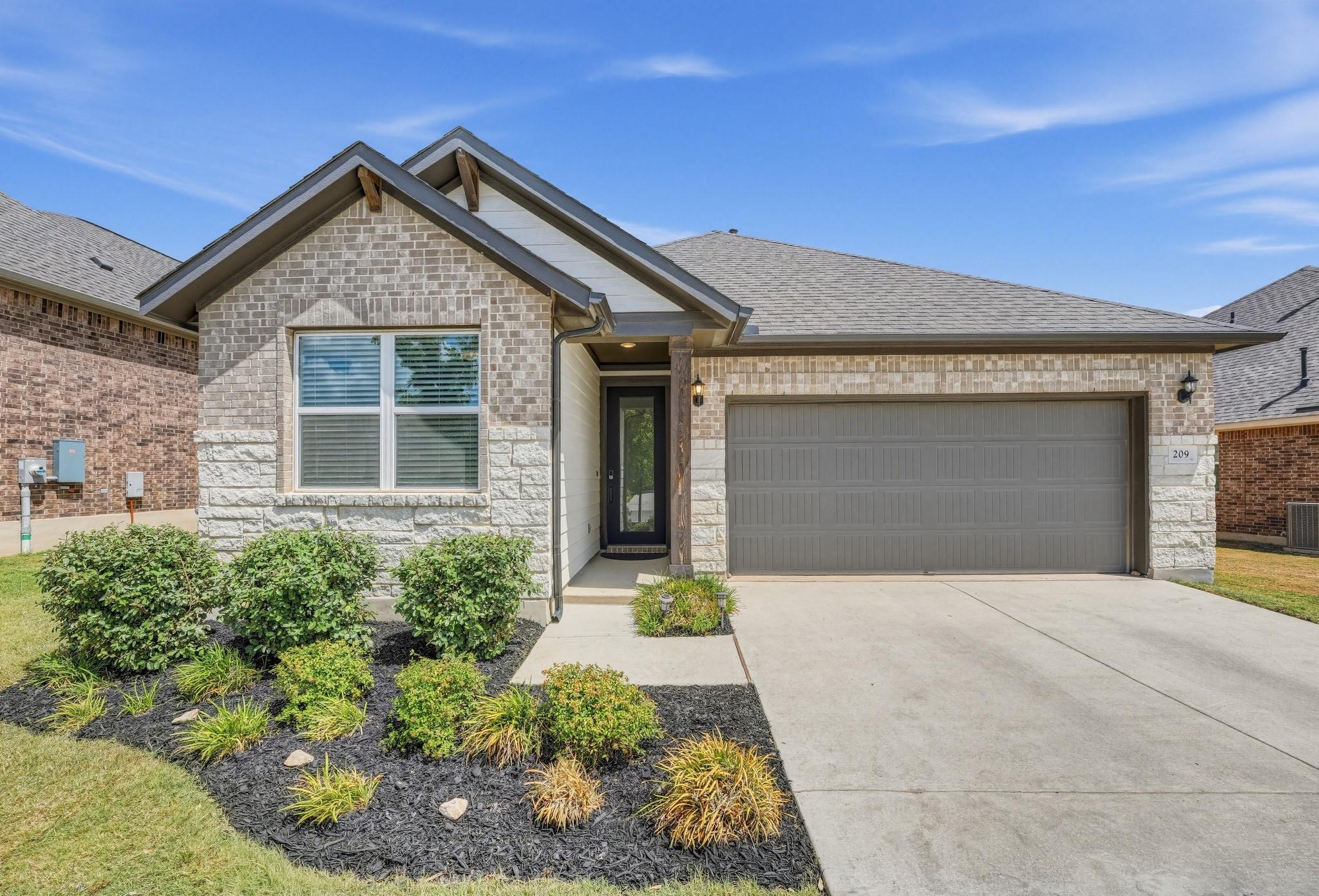 209 Swinging H Ln Property Photo 1