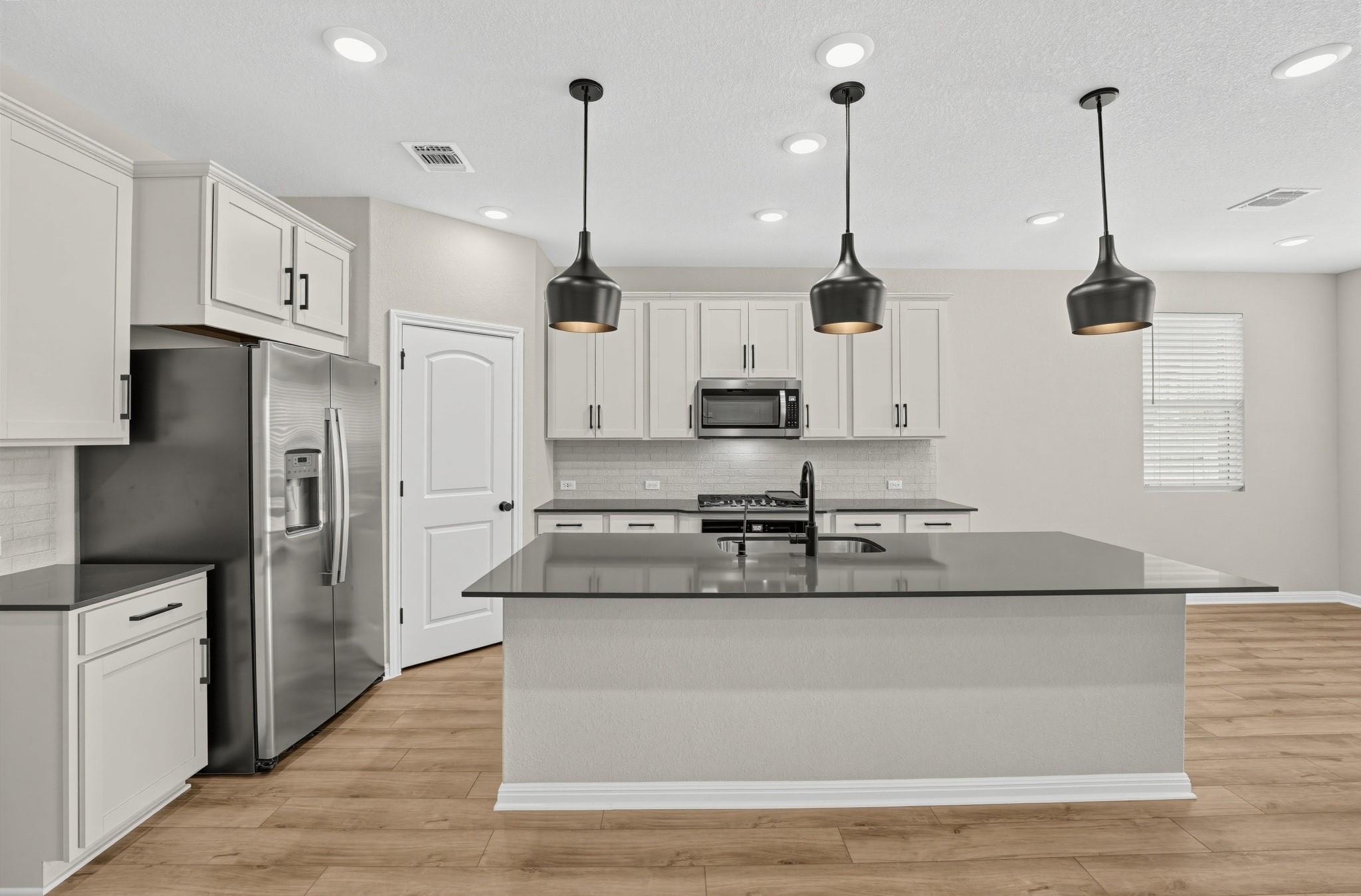 209 Swinging H Ln Property Photo 6