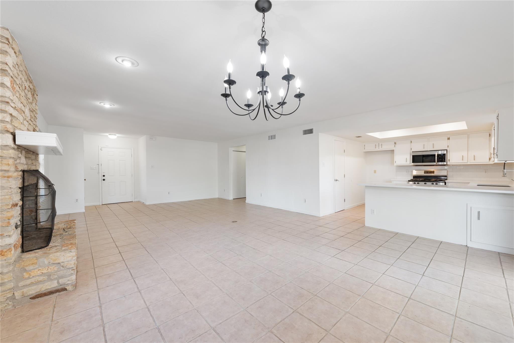 1504 Aquifer Cv #a Property Photo 9