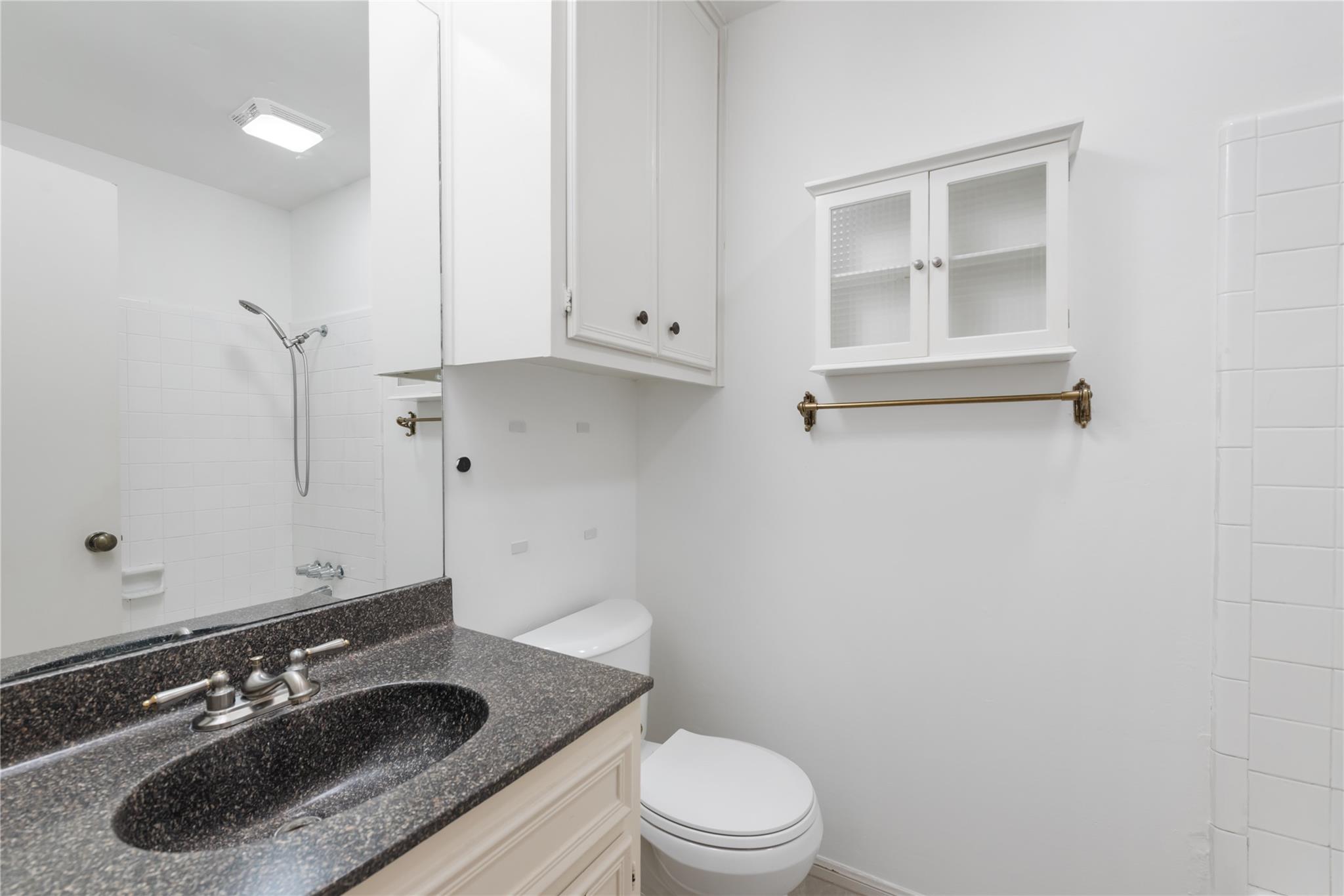 1504 Aquifer Cv #a Property Photo 16