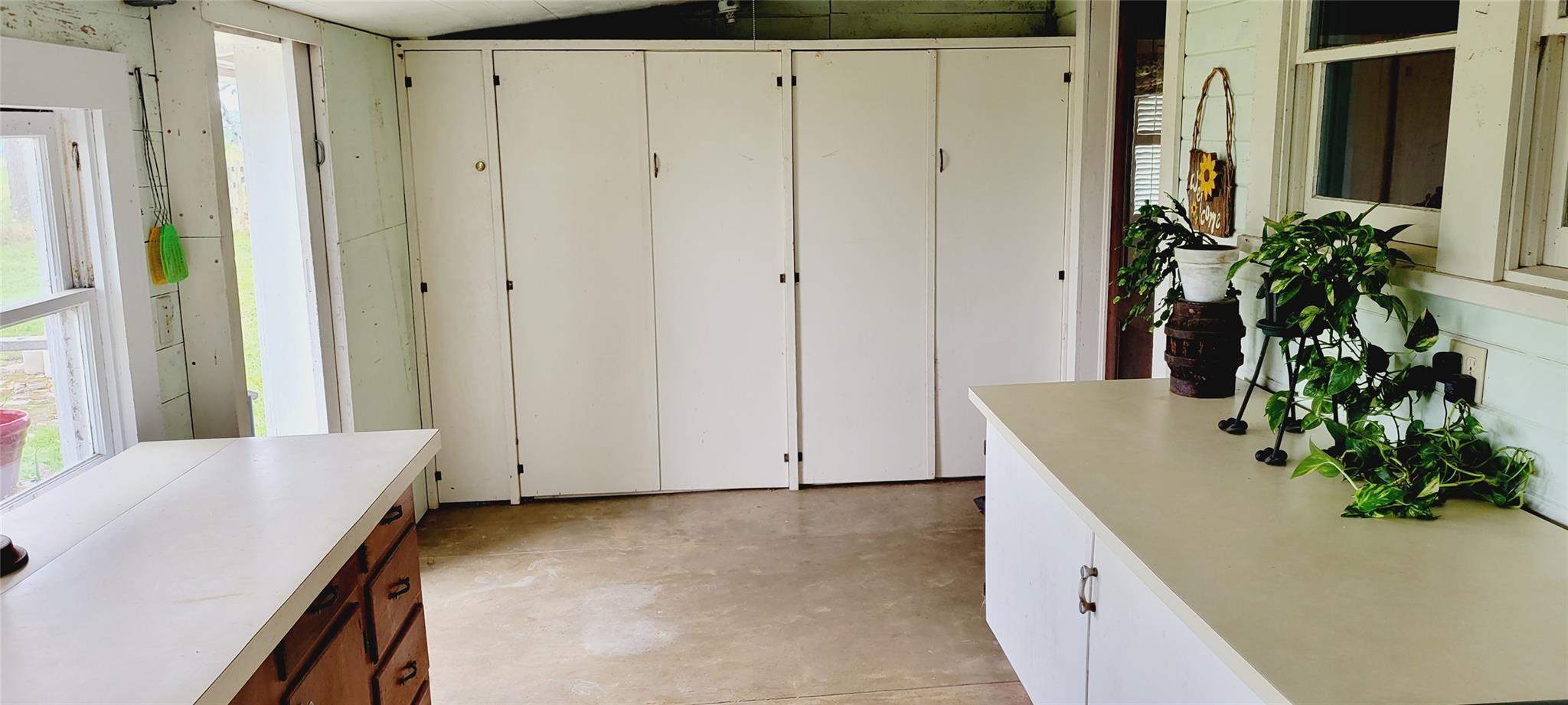 4592 N Fm 487 Property Photo 16