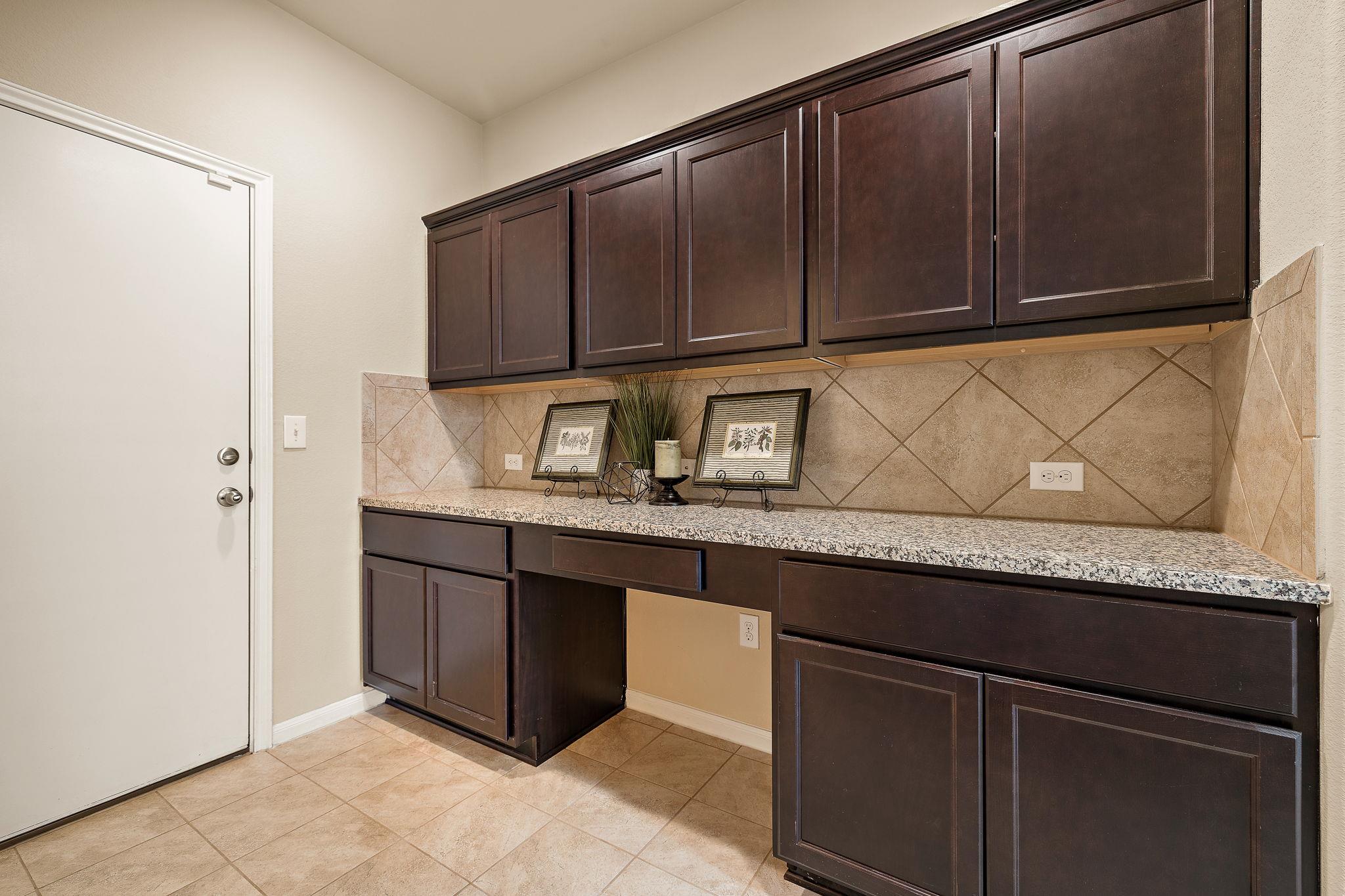 2880 Donnell Dr #3402 Property Photo 8