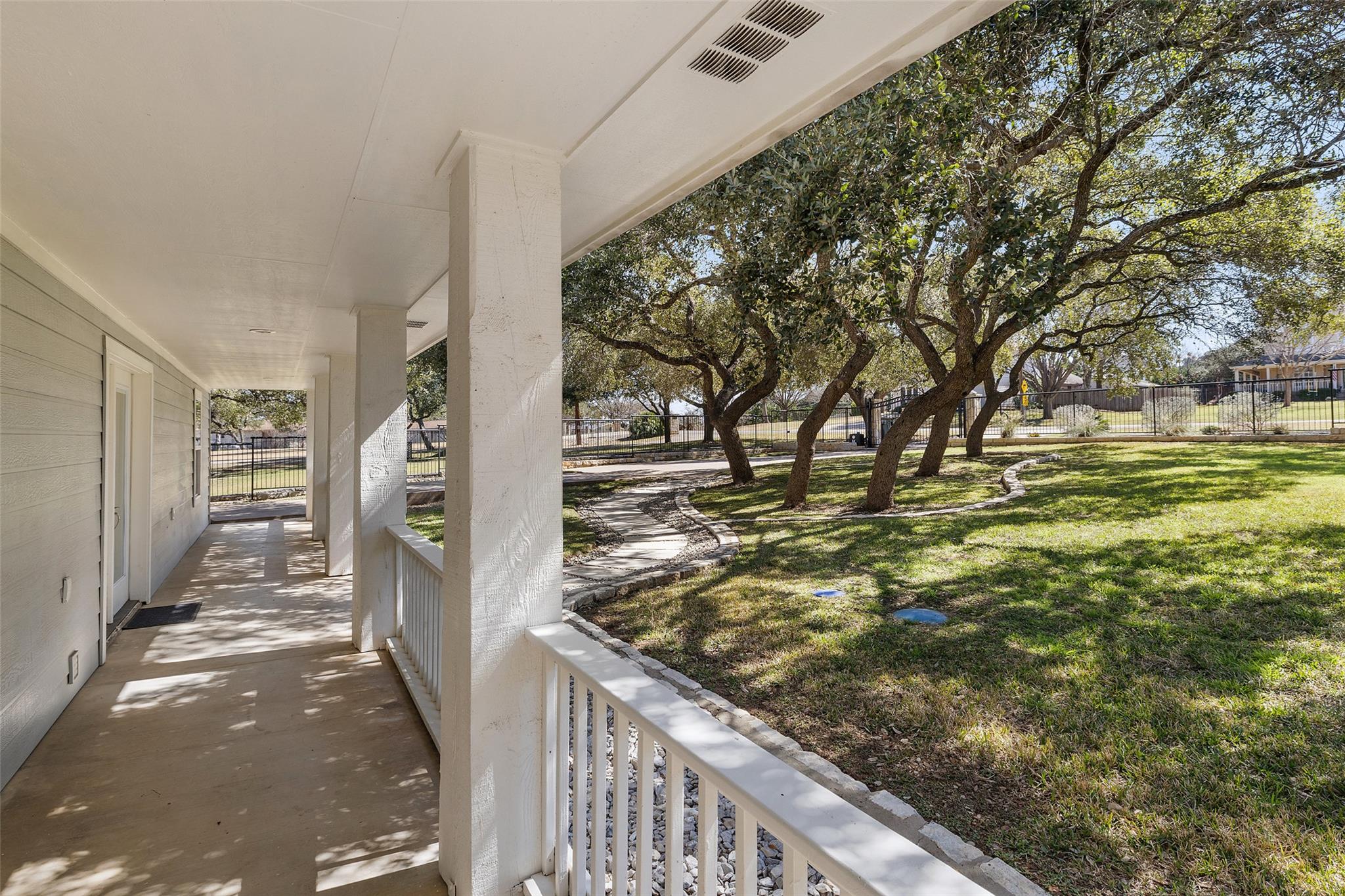 21916 Briarcliff Dr Property Photo 9