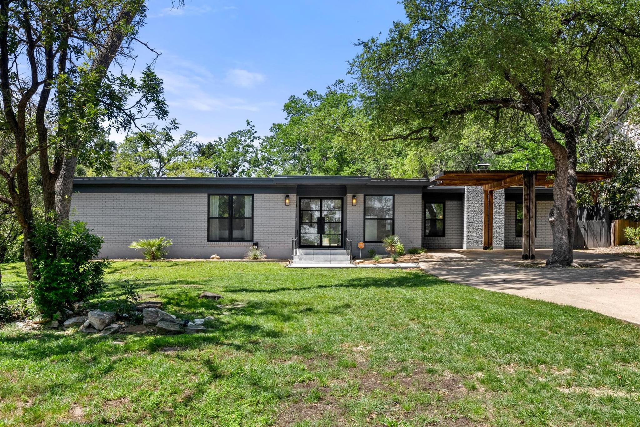 104 Westhaven Dr Property Photo