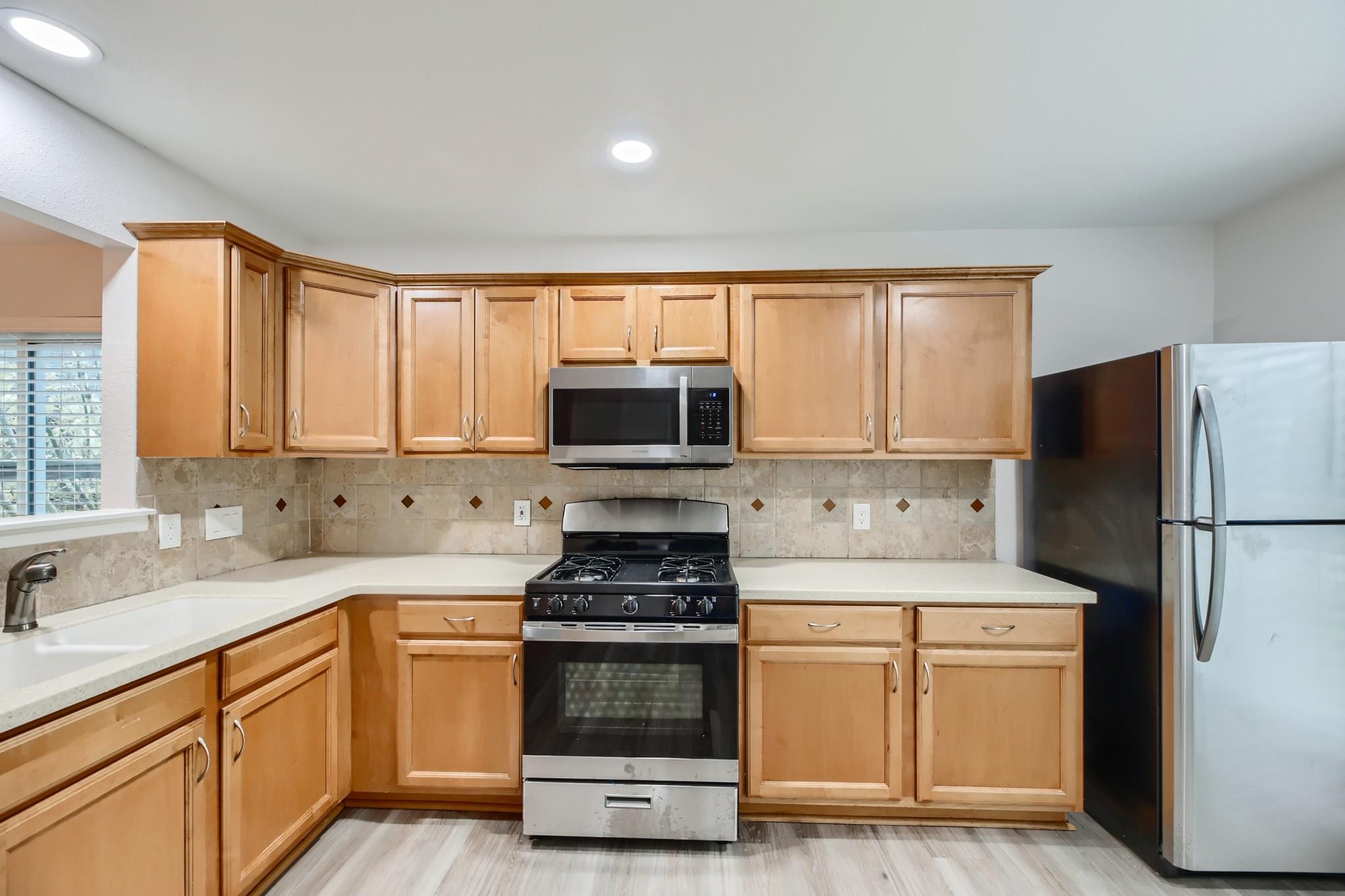 5802 Kayview Dr Property Photo 4