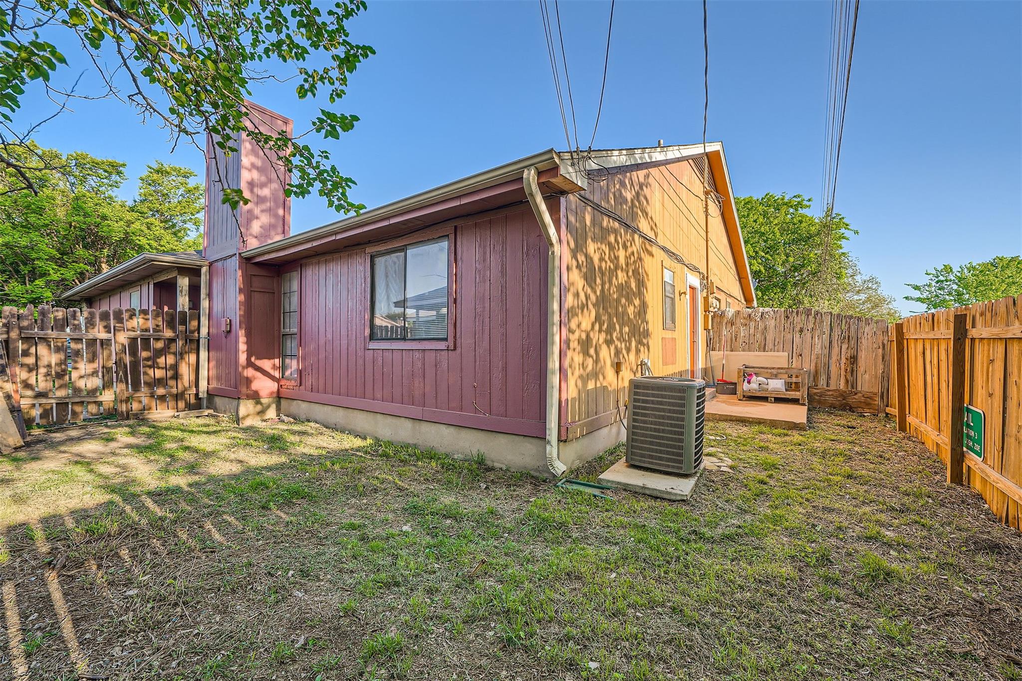 1101 Hyridge St Property Photo 8