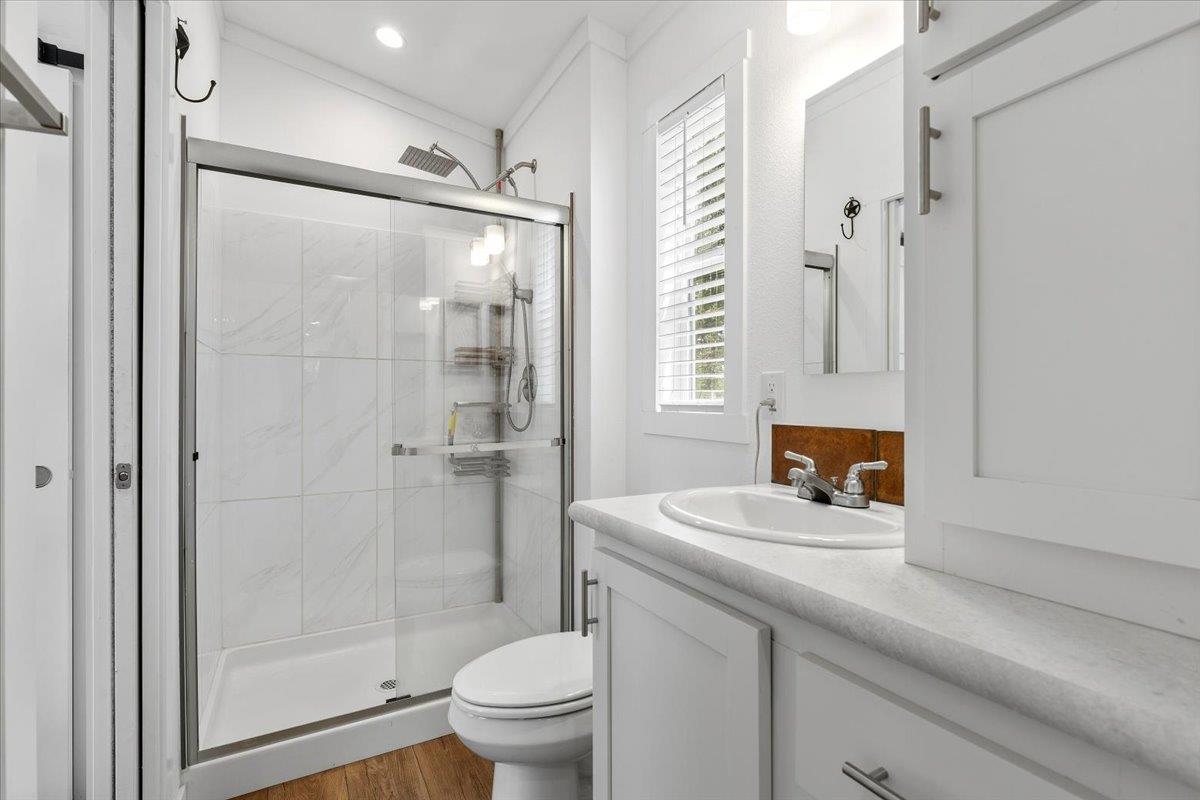 1705 Makinson Rd Property Photo 10