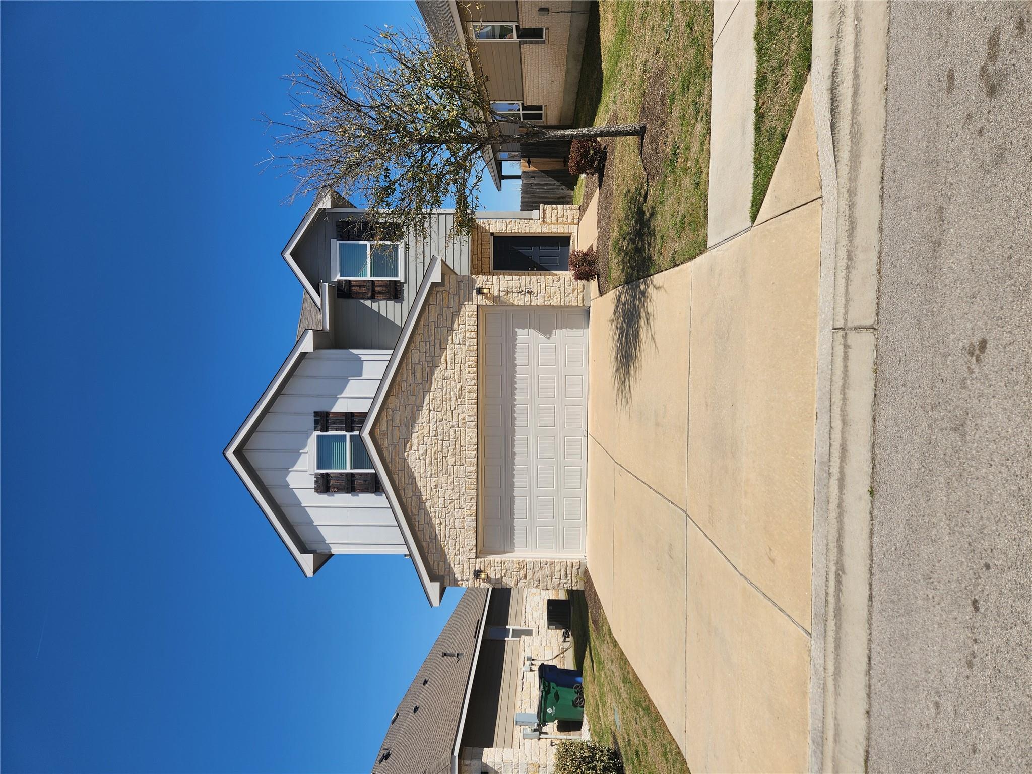1108 Beechtree Ln Property Photo
