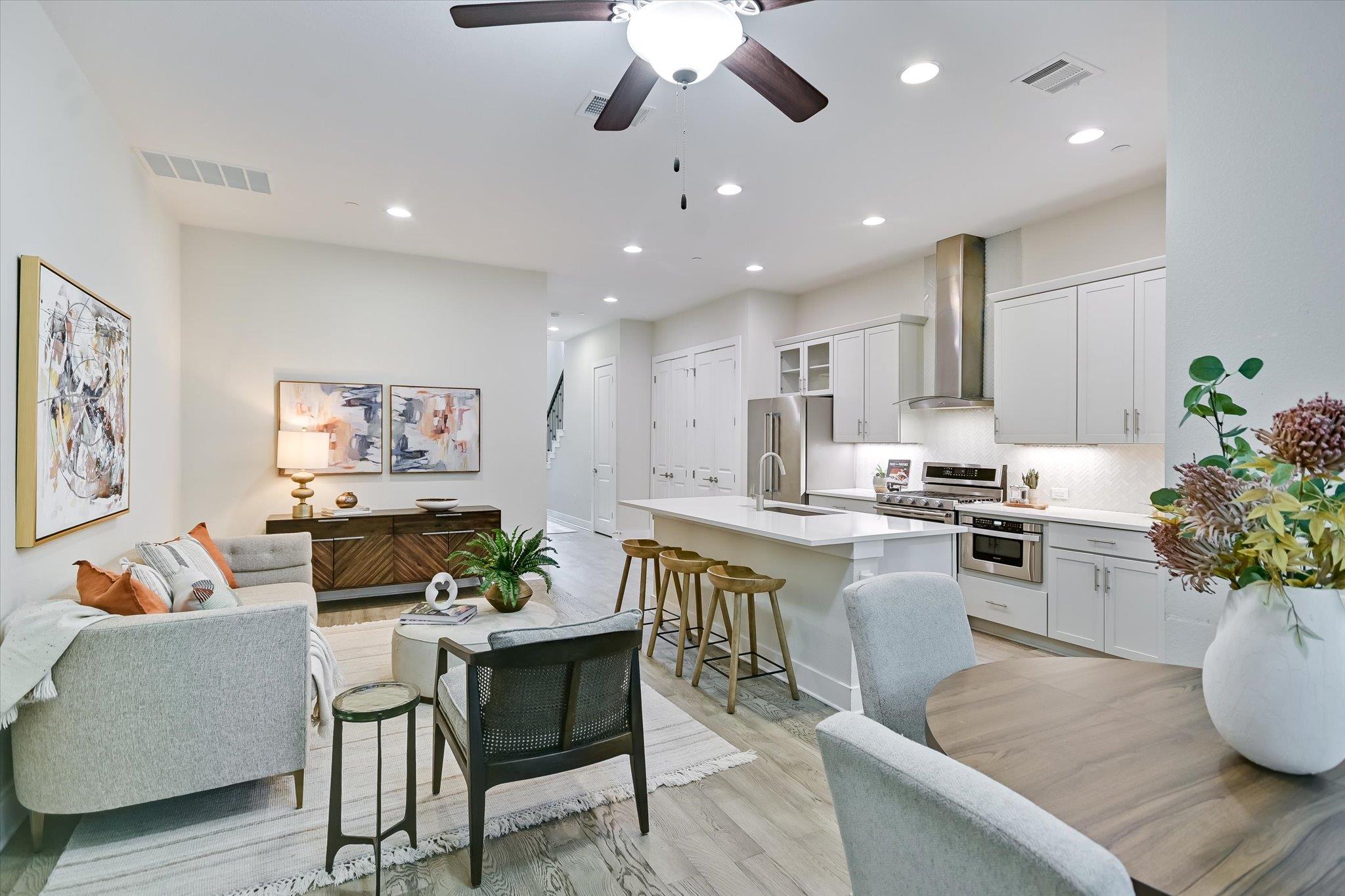 4323 Spicewood Springs Rd #10 Property Photo 1