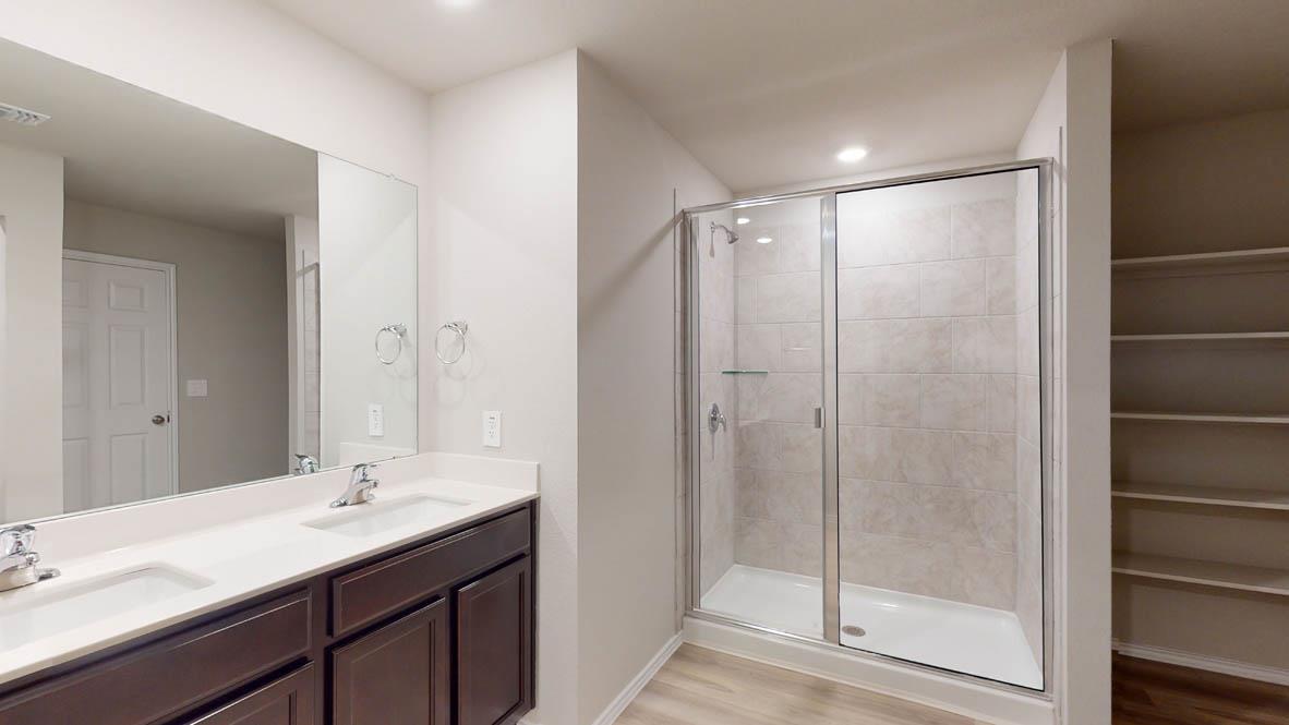 536 Hector Loop Property Photo 18