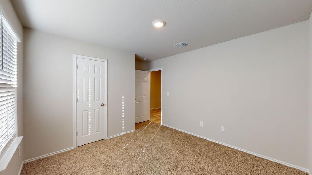 536 Hector Loop Property Photo 20