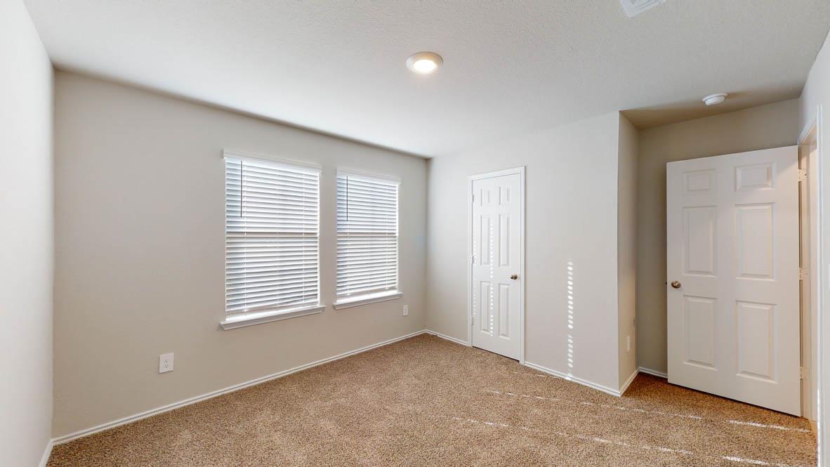 536 Hector Loop Property Photo 21