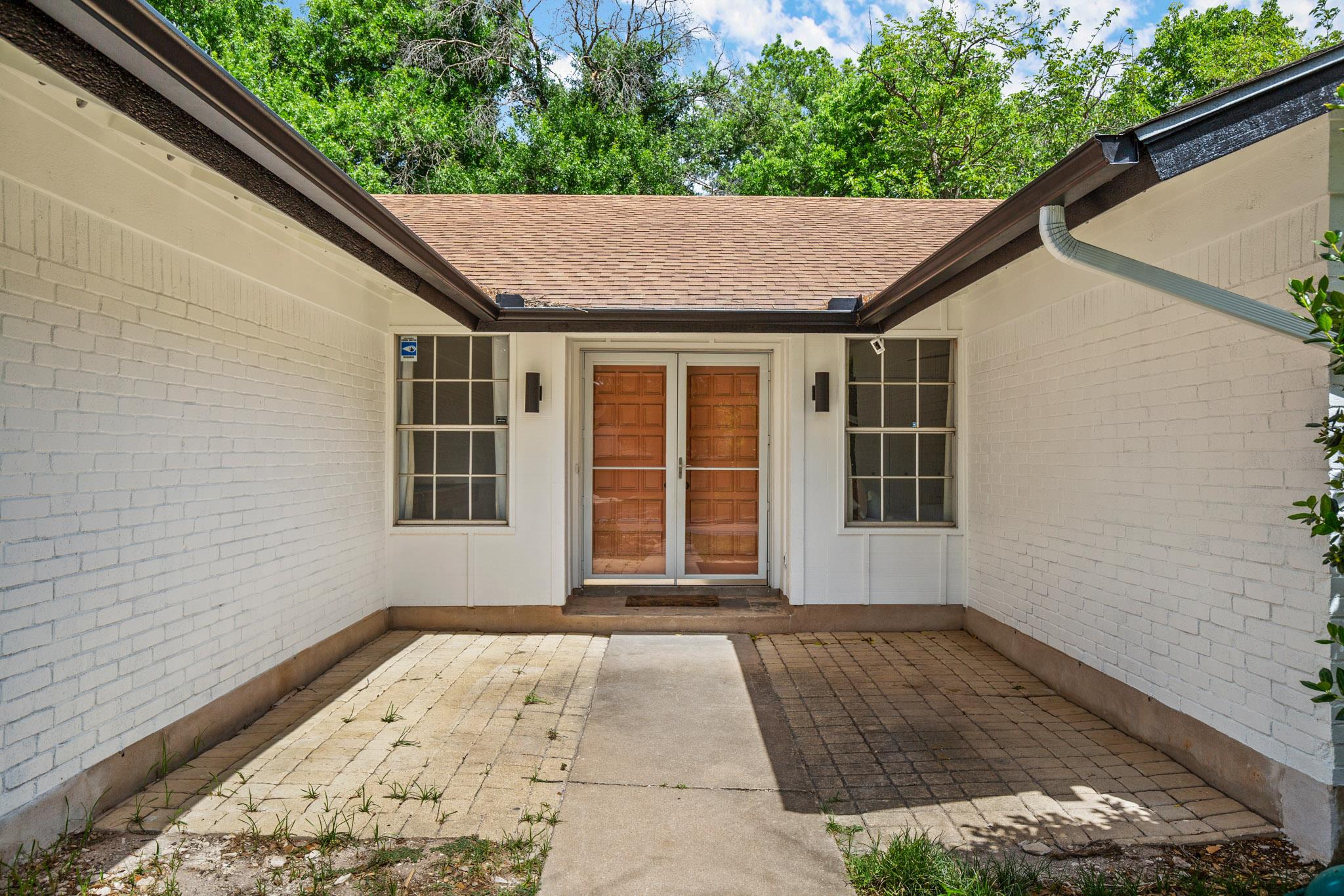 10201 Parkfield Dr Property Photo 3