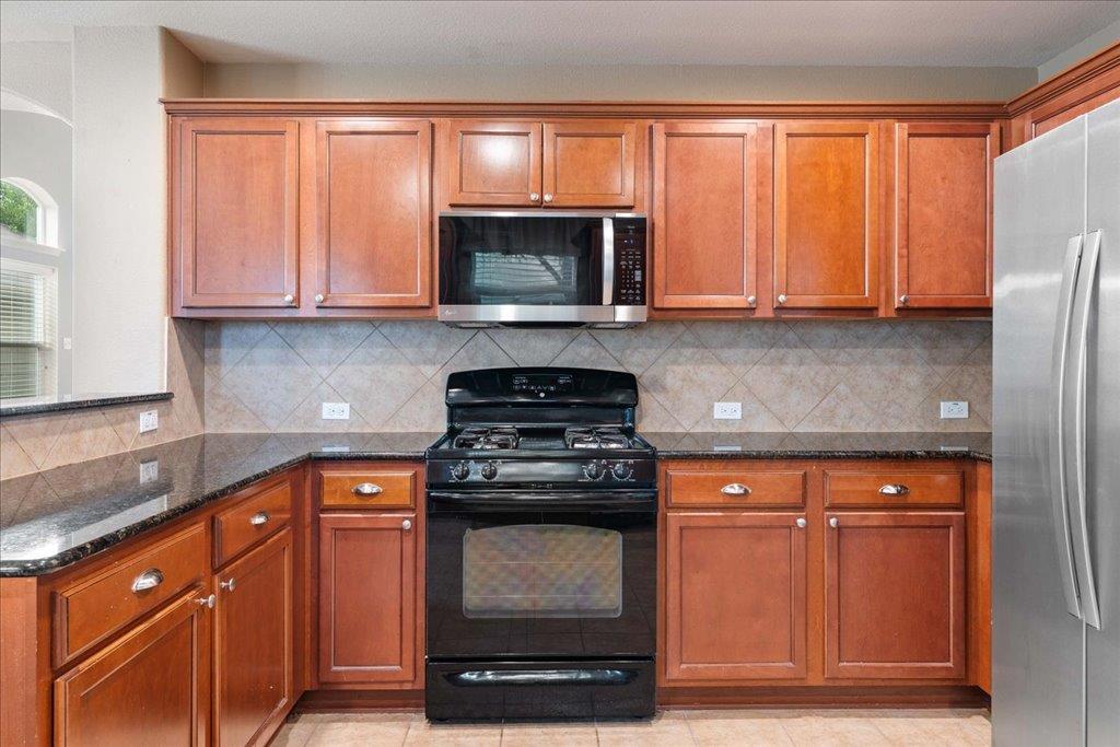 1421 Huckleberry Ln Property Photo 7