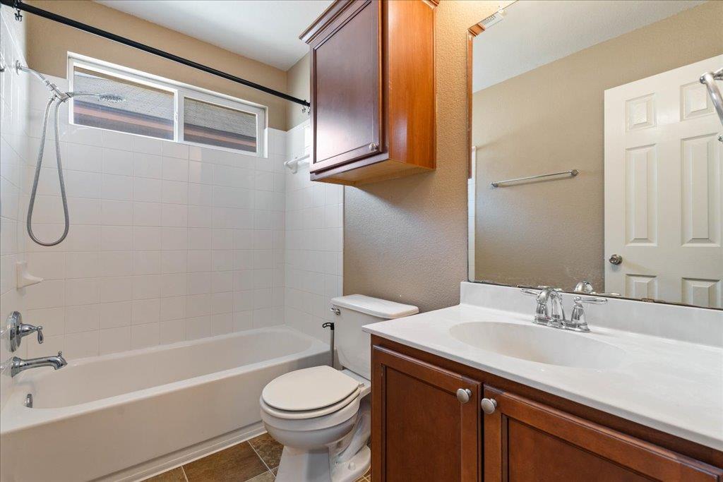 1421 Huckleberry Ln Property Photo 23