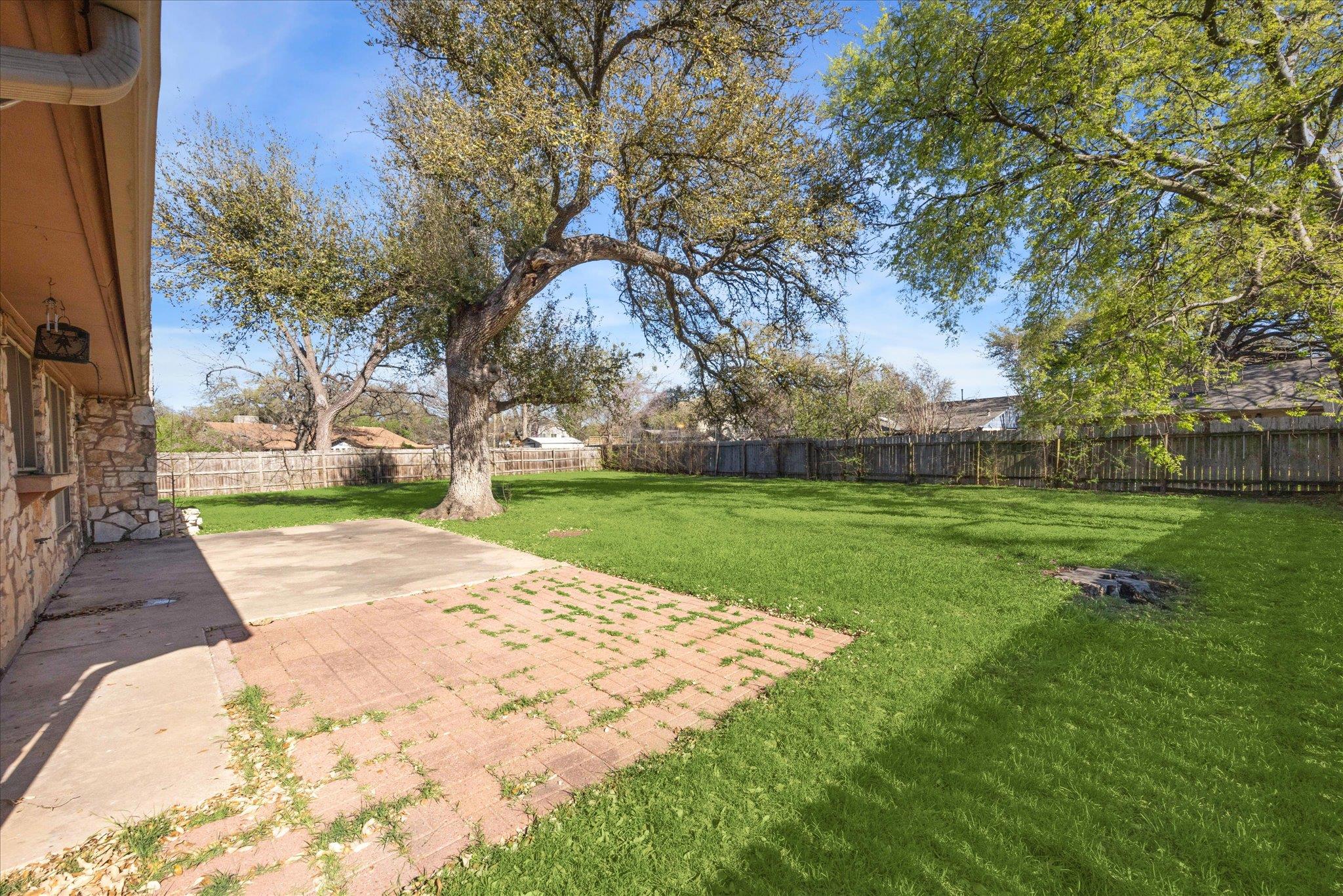11905 Buckingham Rd Property Photo 6