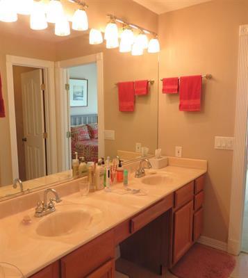220 W Lakecrest Dr Property Photo 17