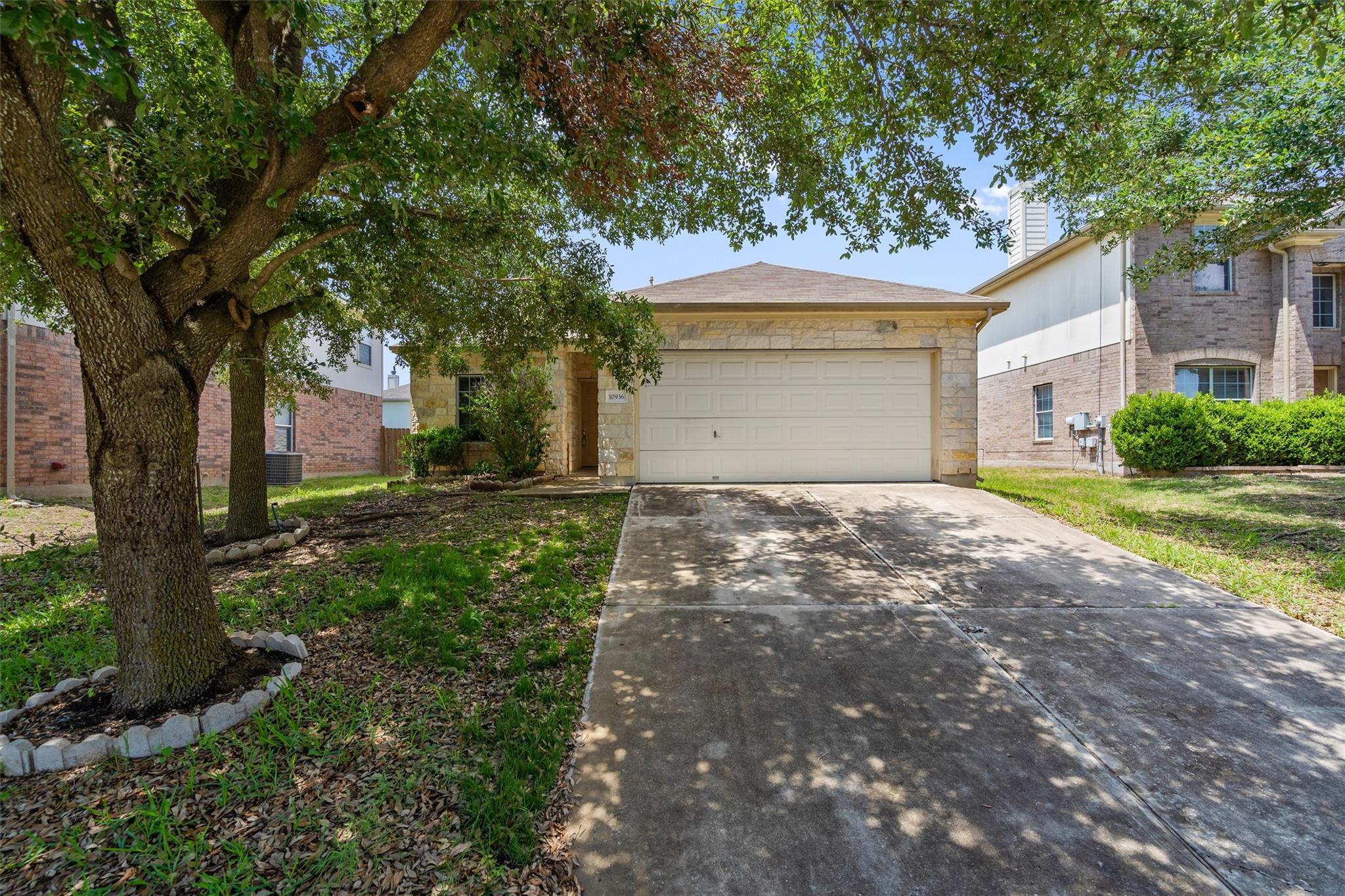 10936 Furrow Hill Dr Property Photo 1