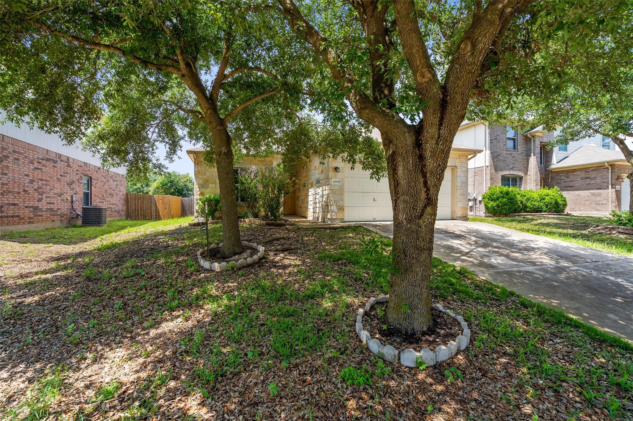 10936 Furrow Hill Dr Property Photo 2