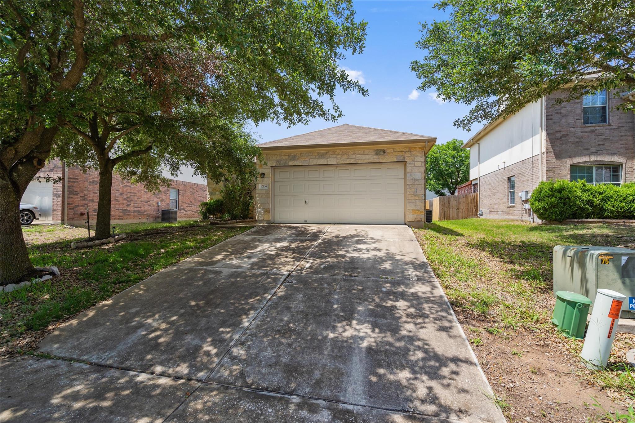 10936 Furrow Hill Dr Property Photo 3