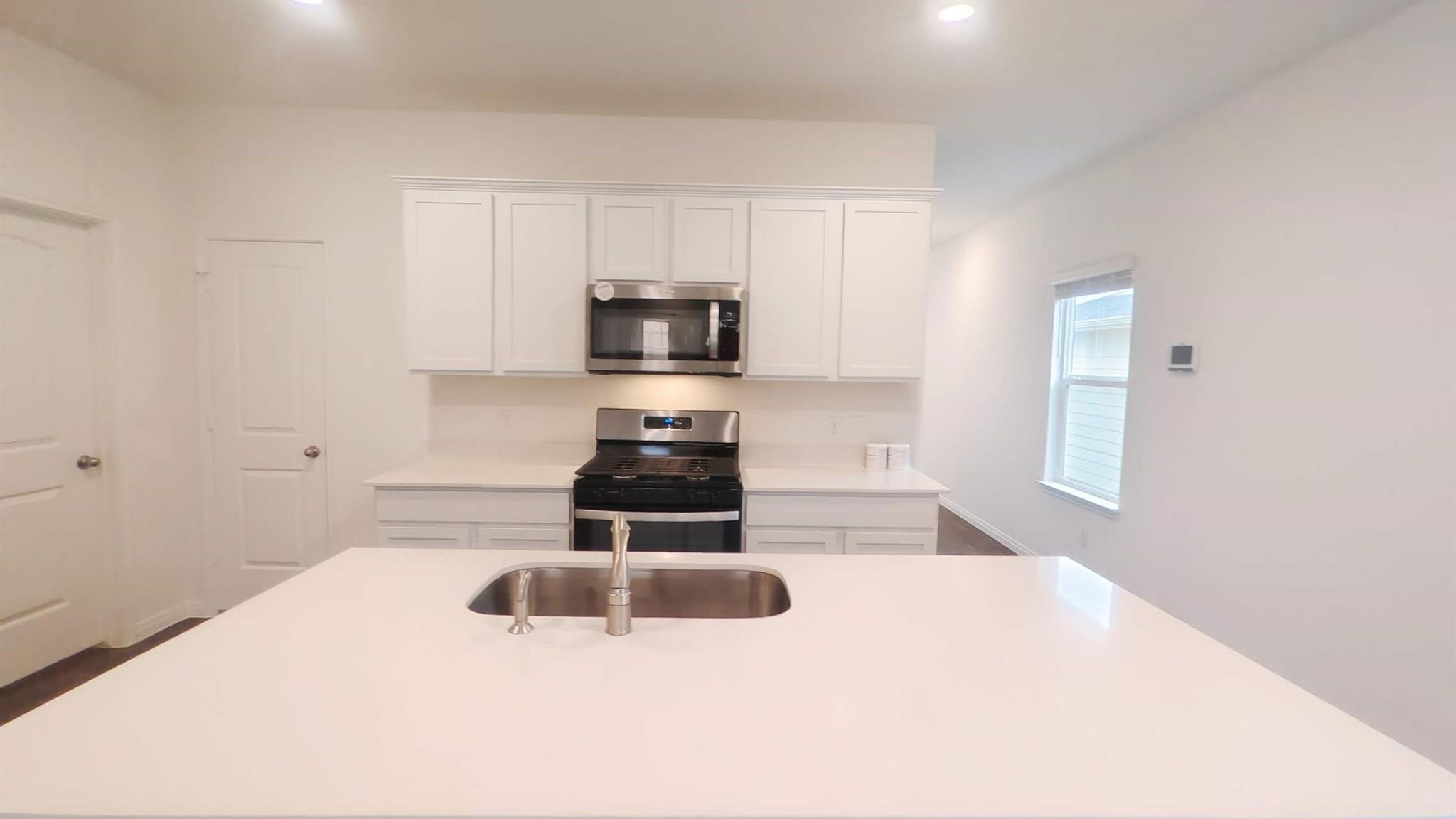 302 Gladiola Loop Property Photo 7