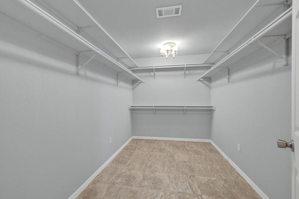 800 N Bishop St Property Photo 16