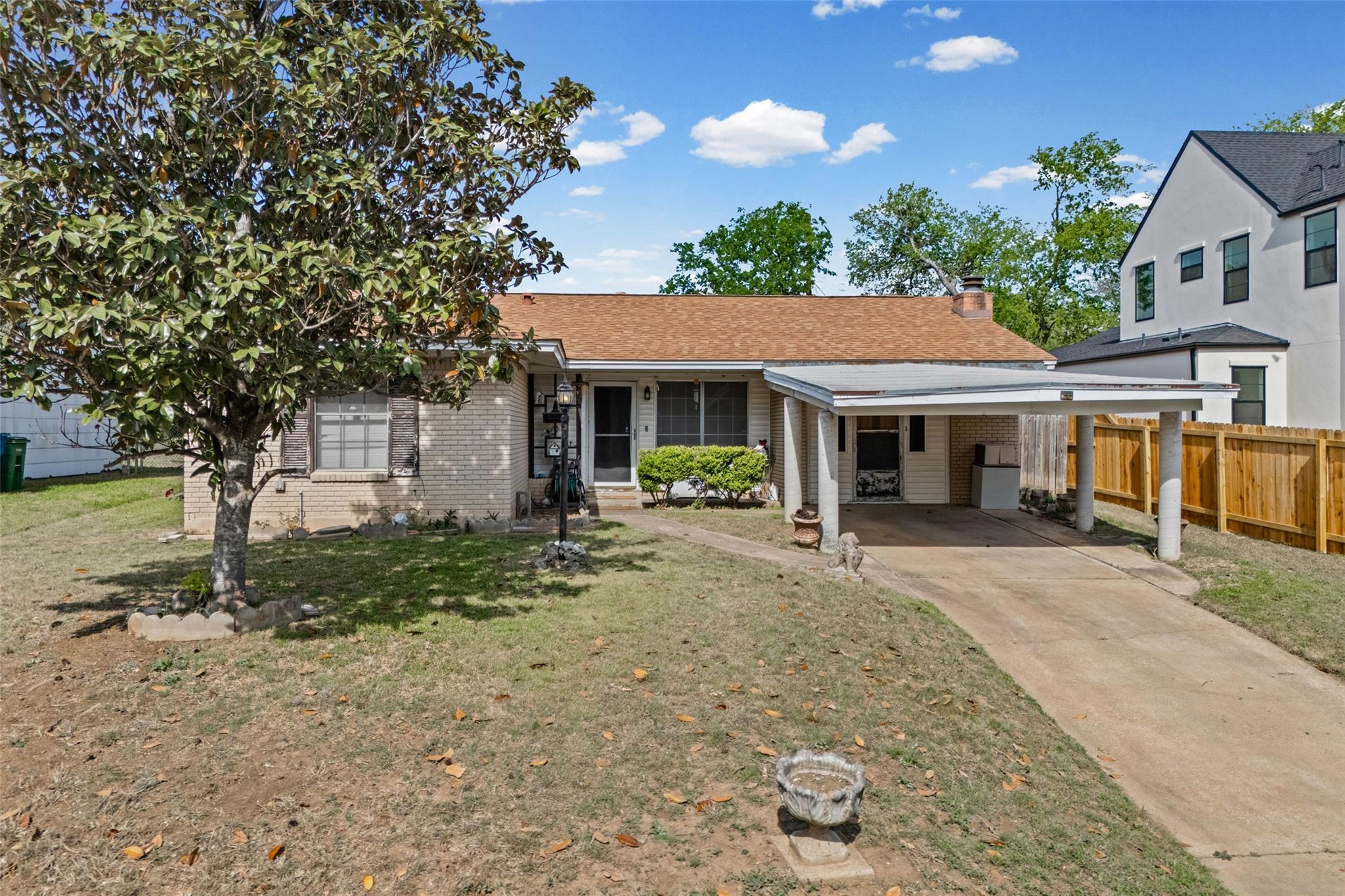 2510 Little John Ln Property Photo 1