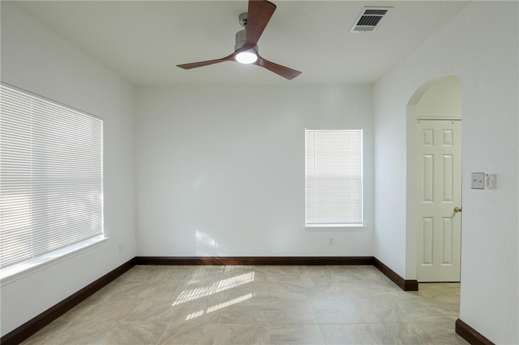 11810 Navasota St Property Photo 5