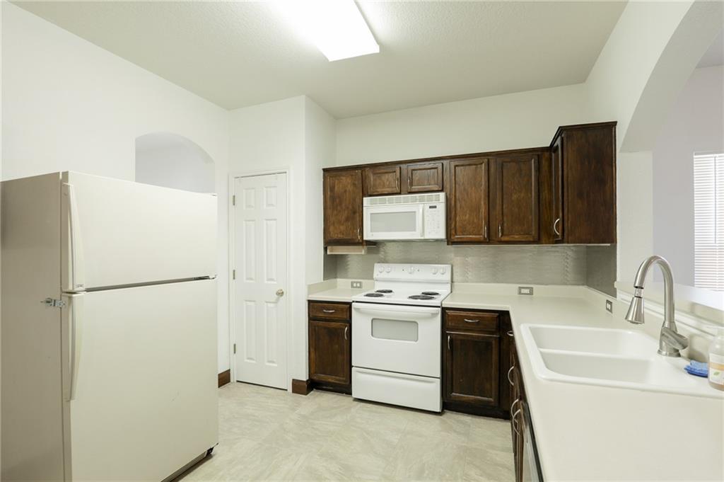 11810 Navasota St Property Photo 6