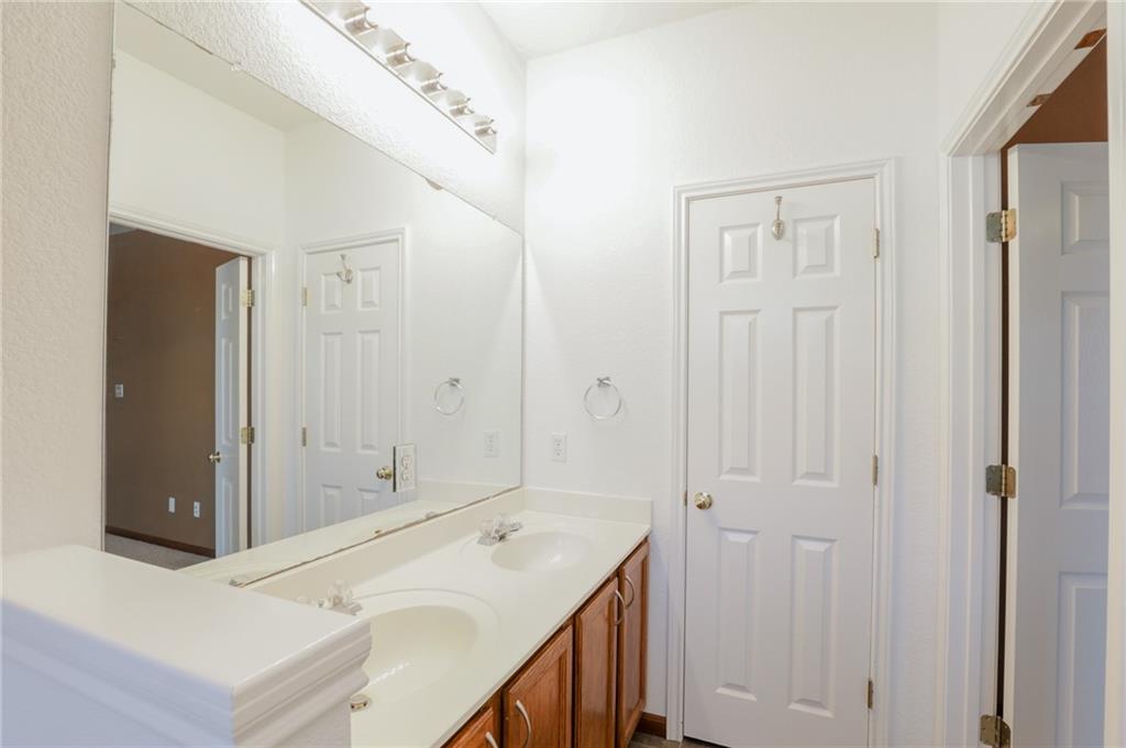 11810 Navasota St Property Photo 14