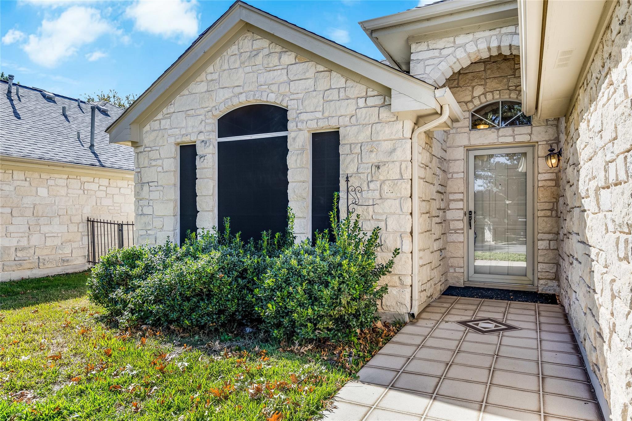 209 Village Dr Property Photo 3