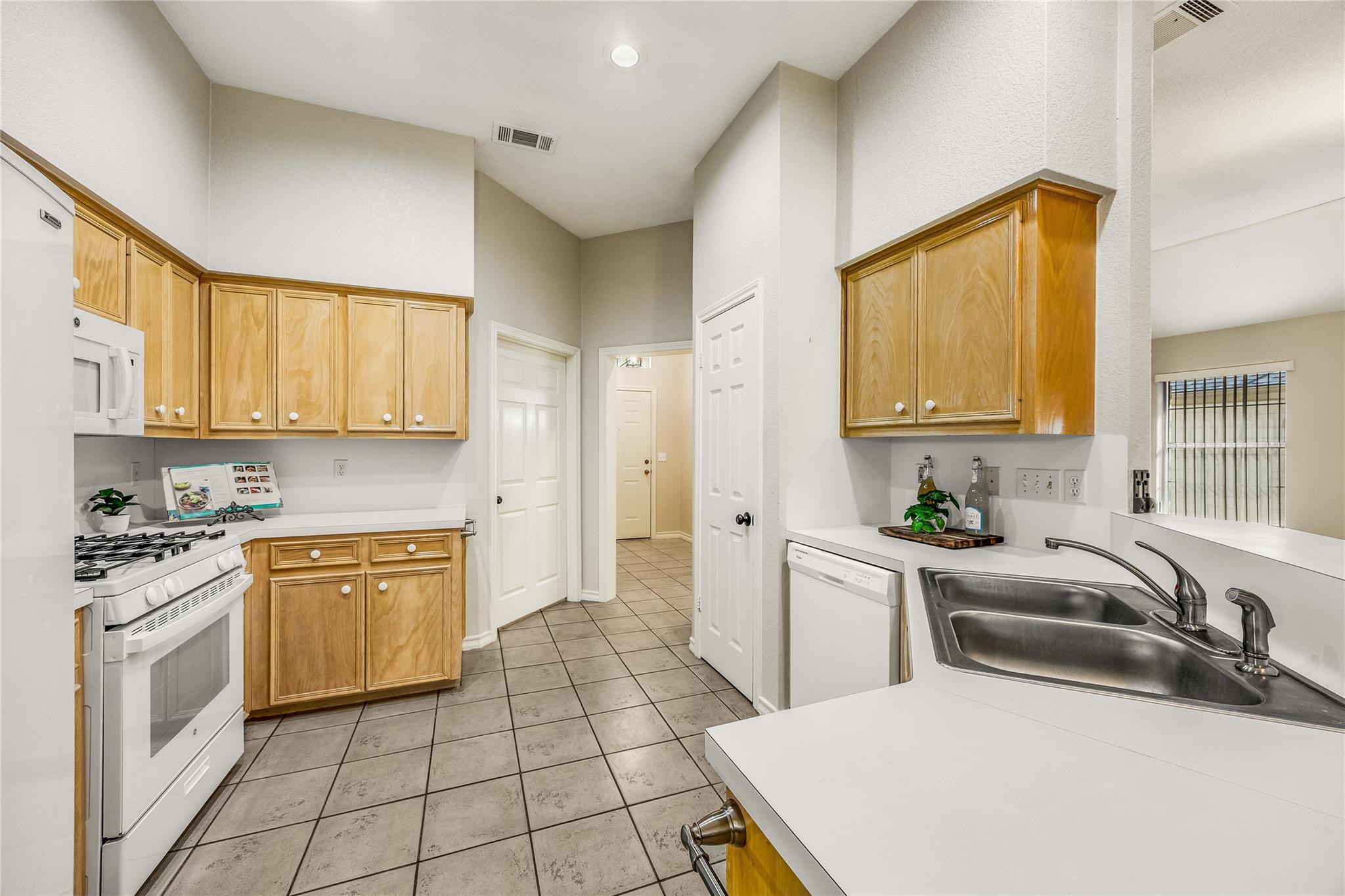 209 Village Dr Property Photo 11