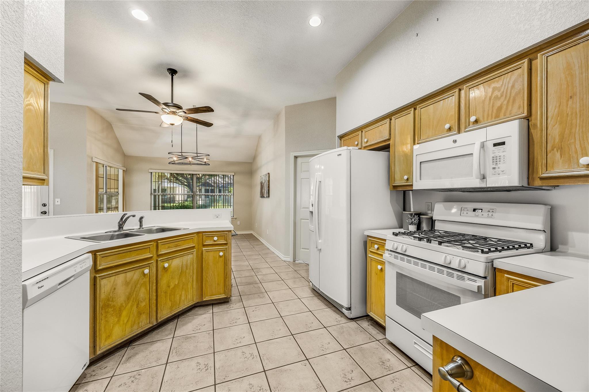 209 Village Dr Property Photo 14