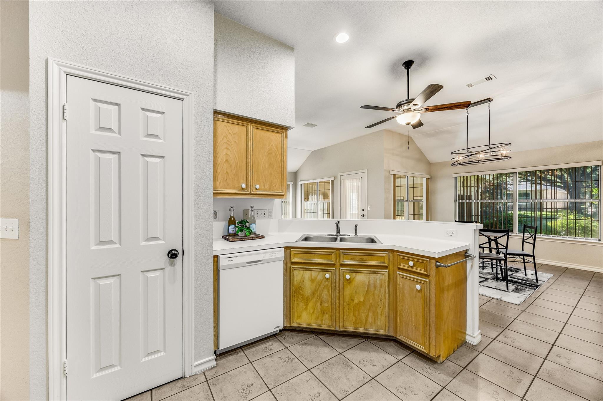 209 Village Dr Property Photo 15