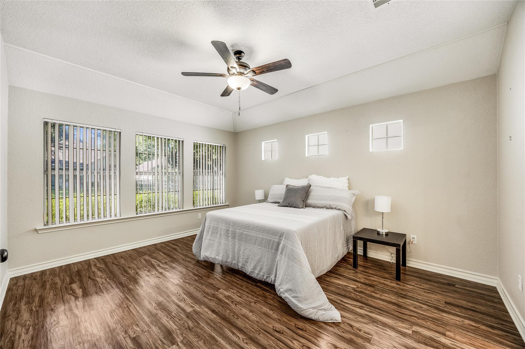 209 Village Dr Property Photo 19