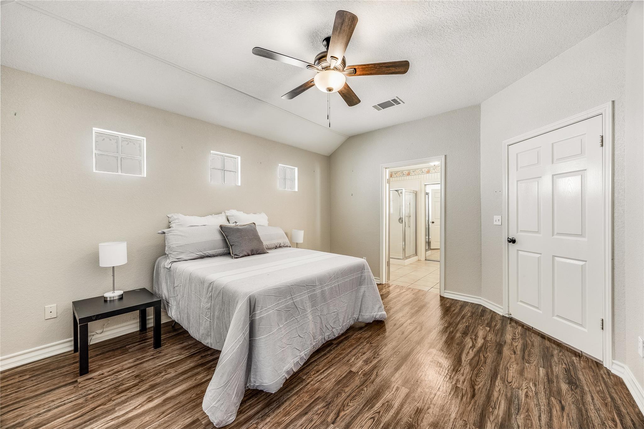 209 Village Dr Property Photo 20