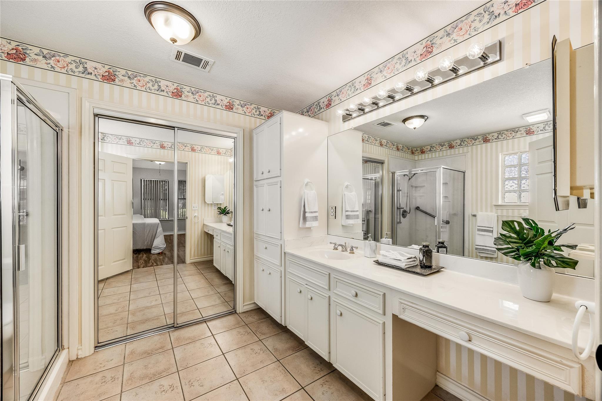 209 Village Dr Property Photo 21