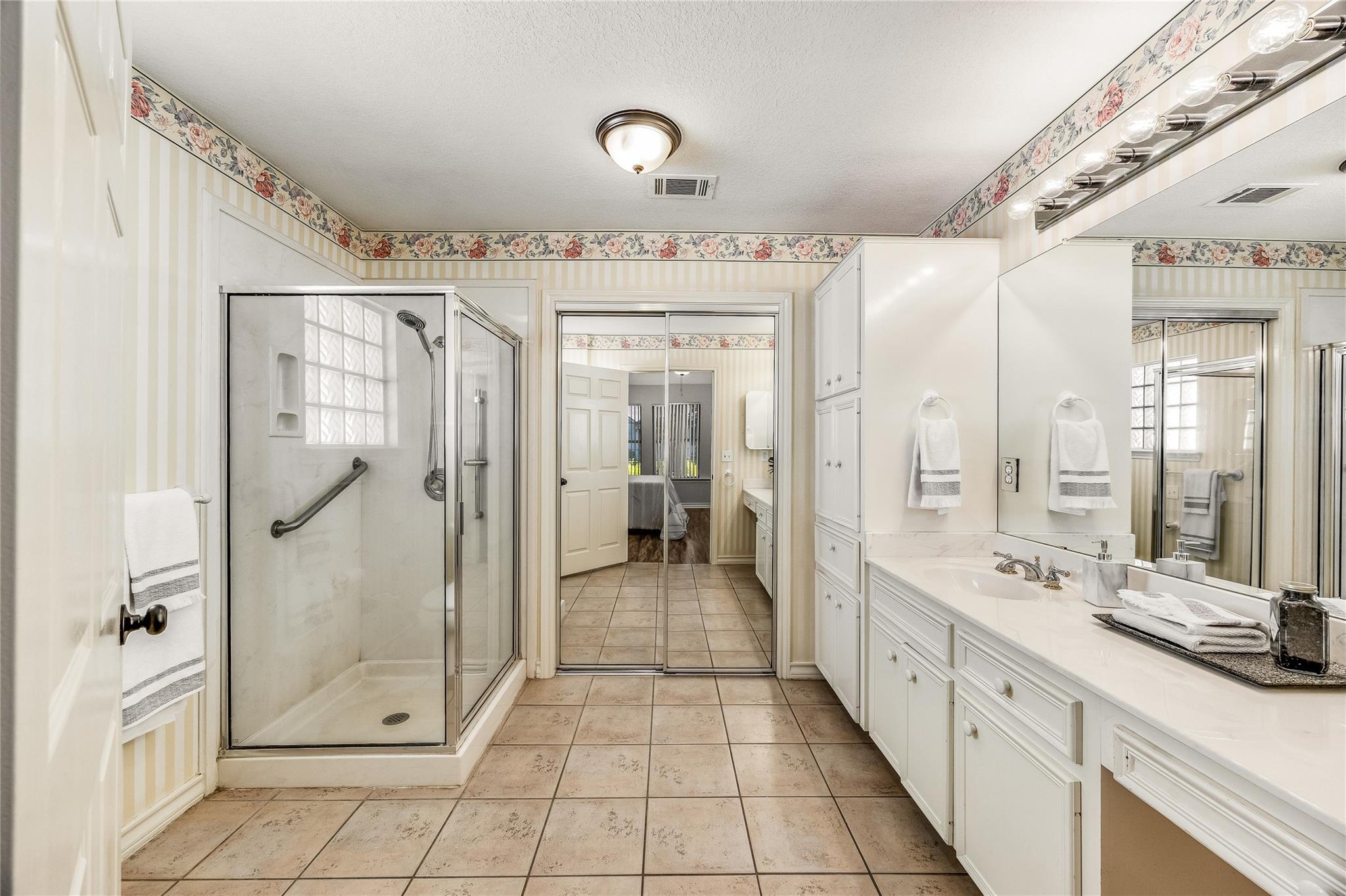 209 Village Dr Property Photo 22